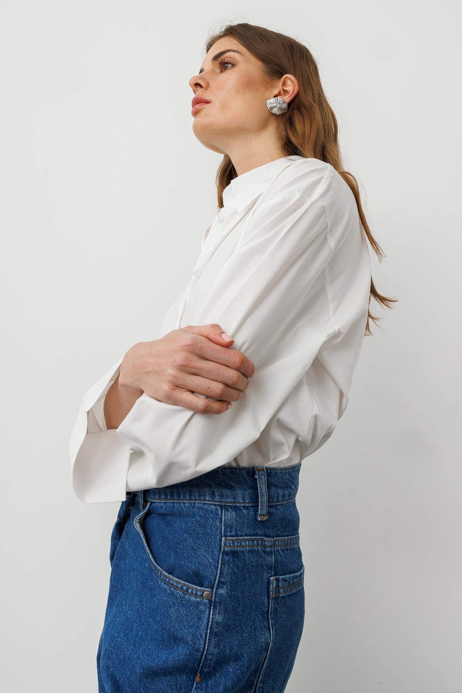 Beyaz Pamuklu Geniş Yaka, Manşet Detaylı Oversize Gömlek