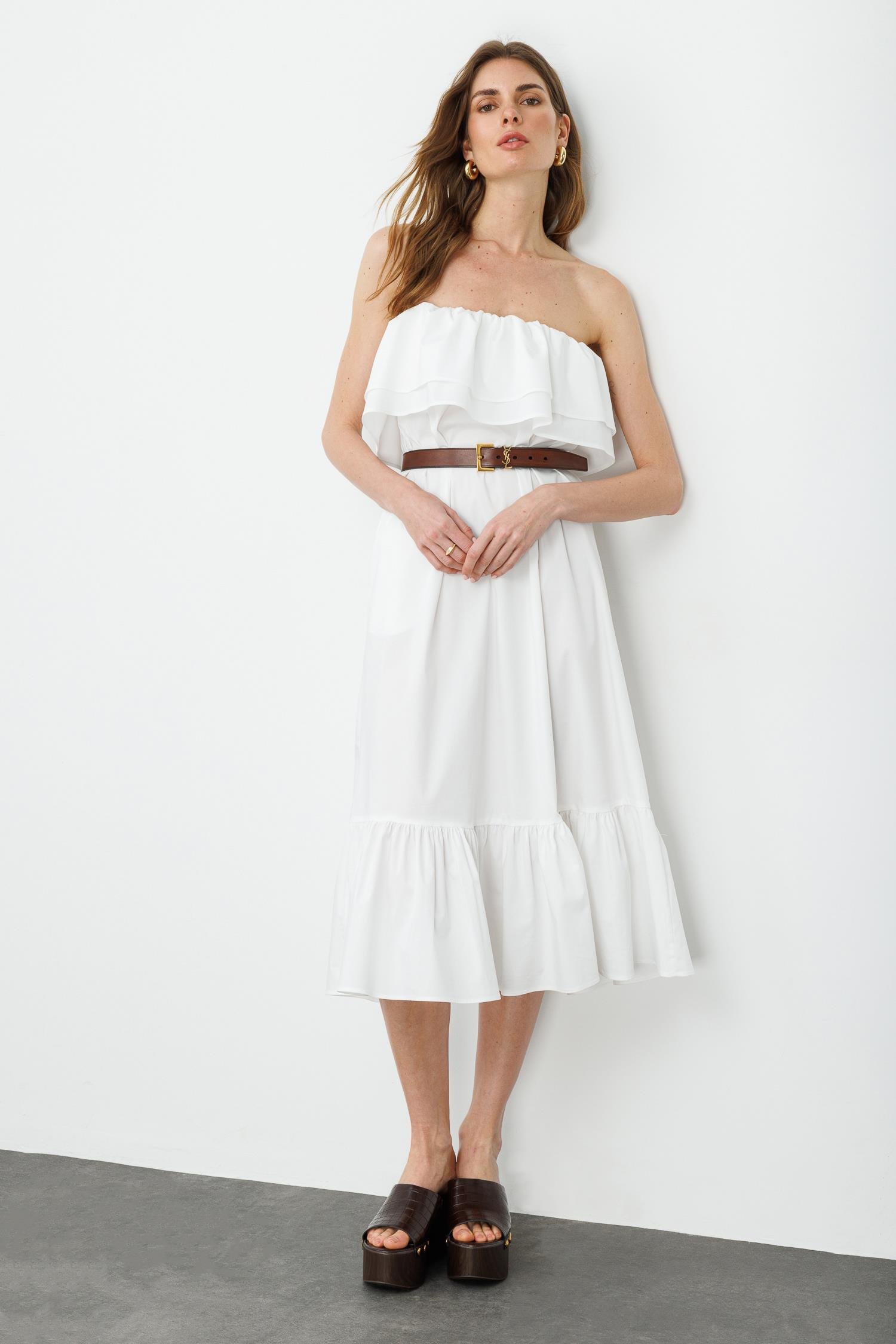 Beyaz Straplez Volanlı, Yan Cep Detaylı Midi Boy Elbise