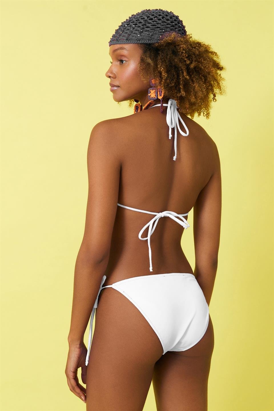 Beyaz Üçgen Bikini Takımı