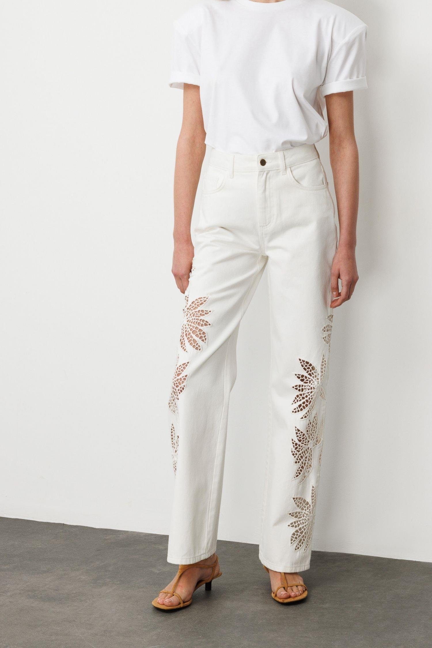 Beyaz Yüksek Bel Nakışlı Denim Pantolon