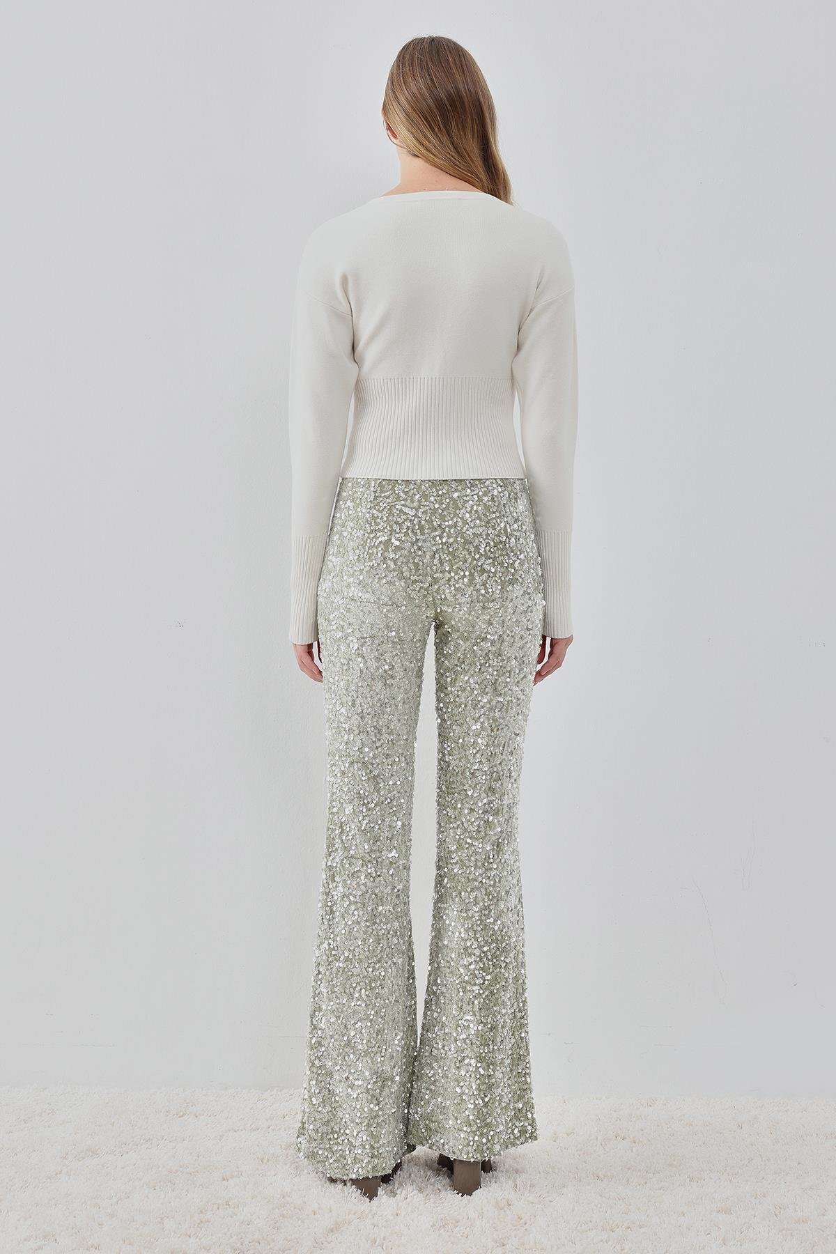 Ekru Sedef Düğmeli Yumuşak Tuşeli Triko Hırka