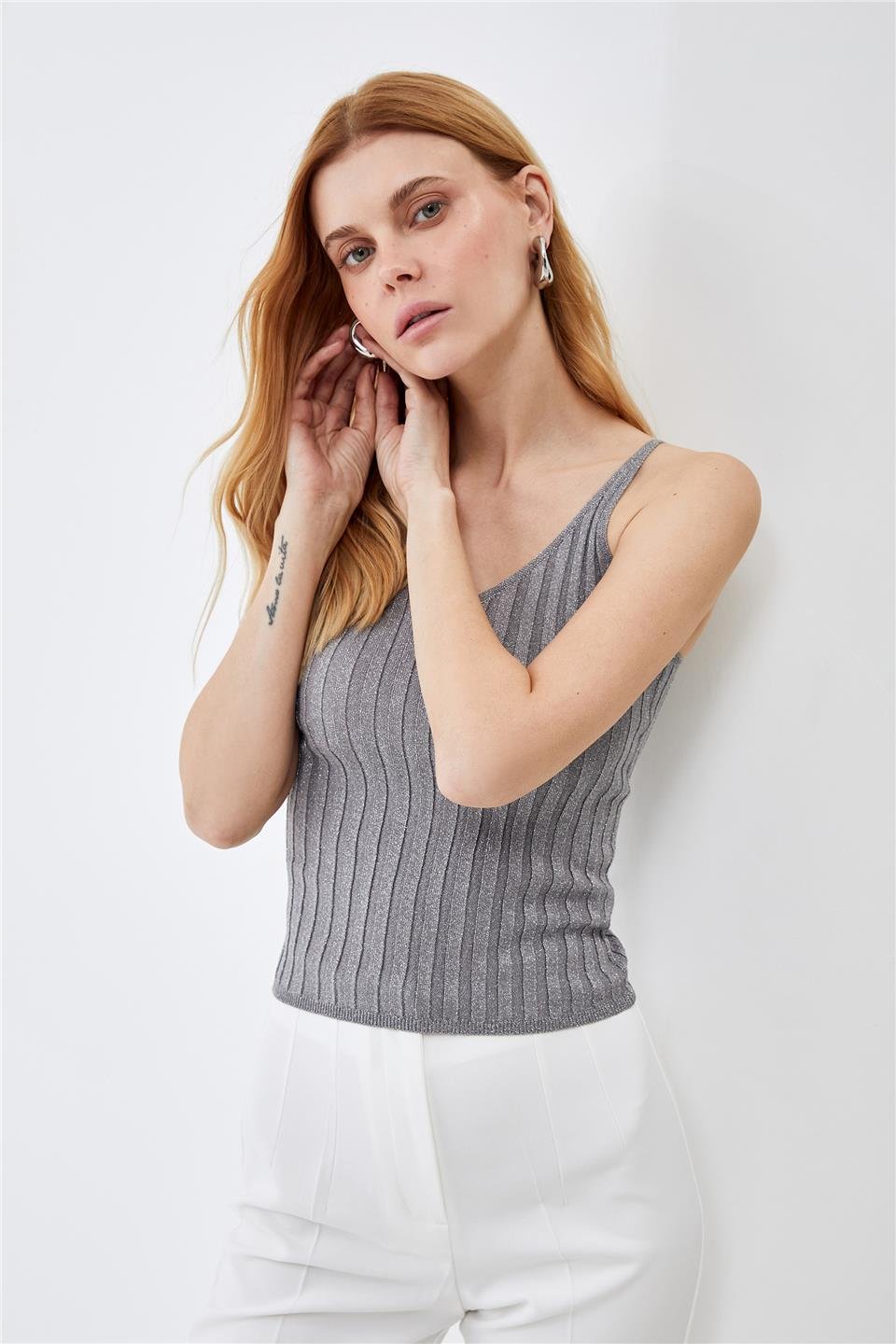 Gri Askılı Lurexli Triko Atlet