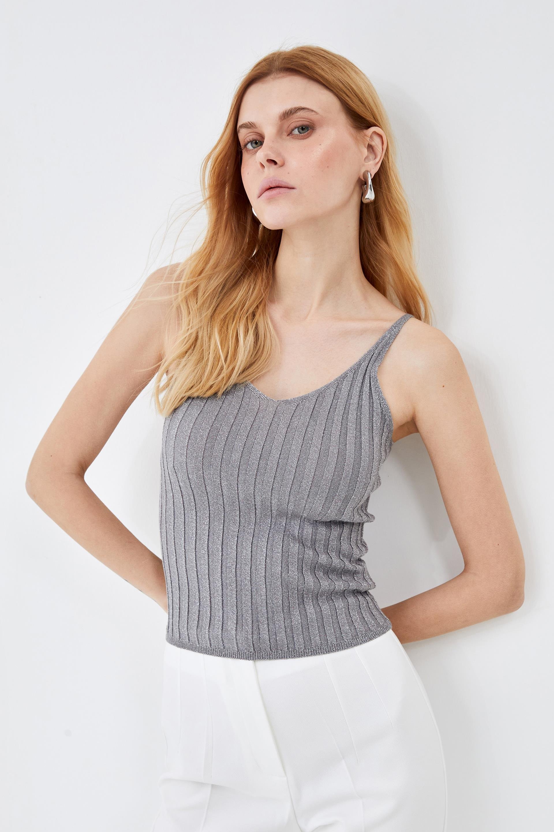 Gri Askılı Lurexli Triko Atlet