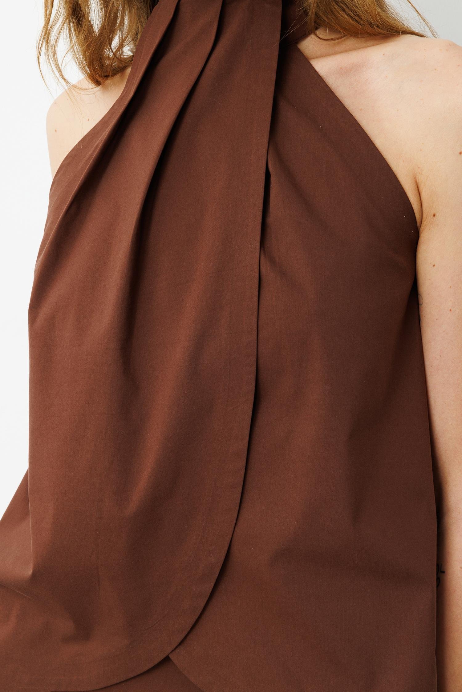 Kahverengi Pili Detaylı Halter Yaka Bluz