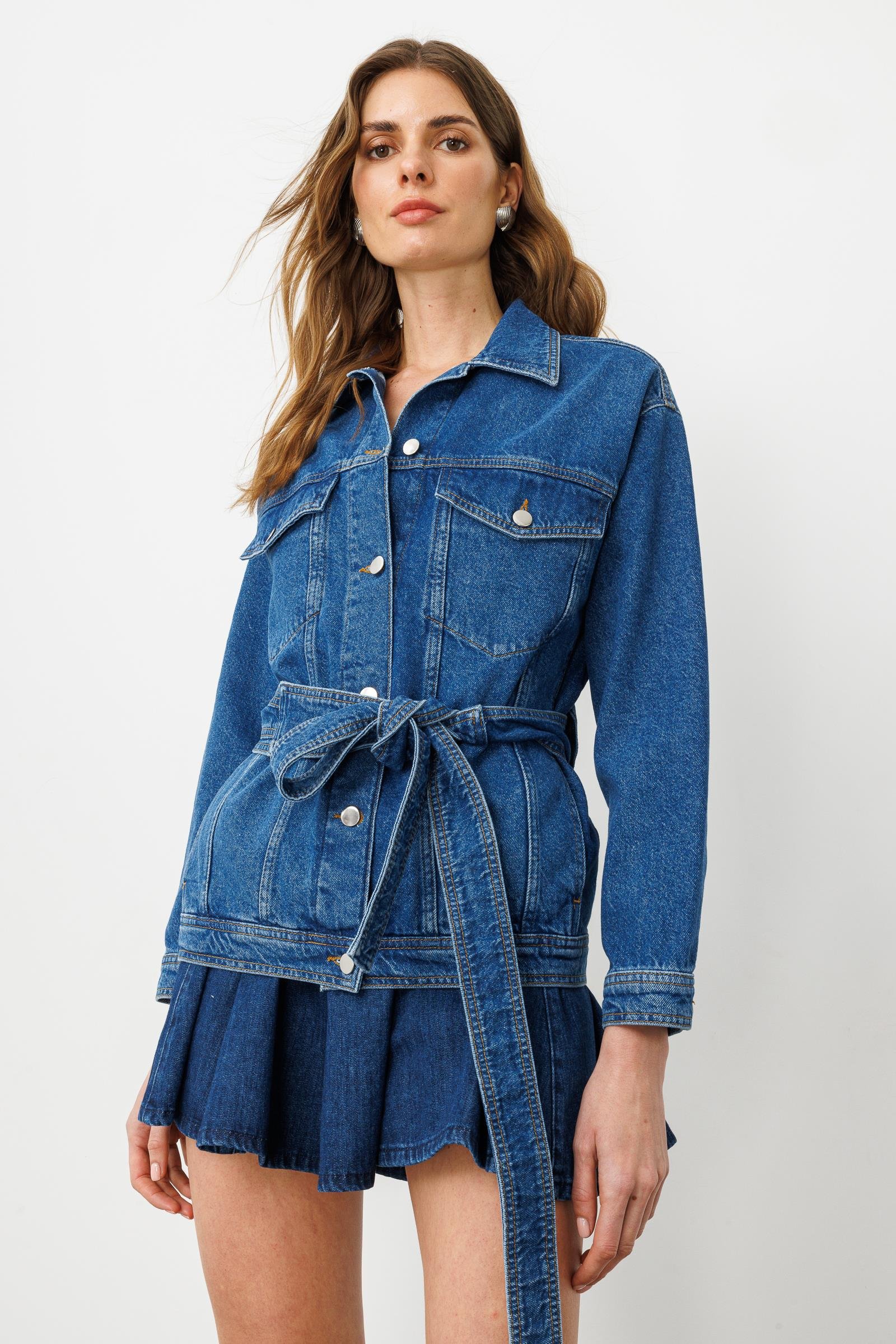 Mavi Arka Çapraz Bağlama Detaylı Denim Ceket