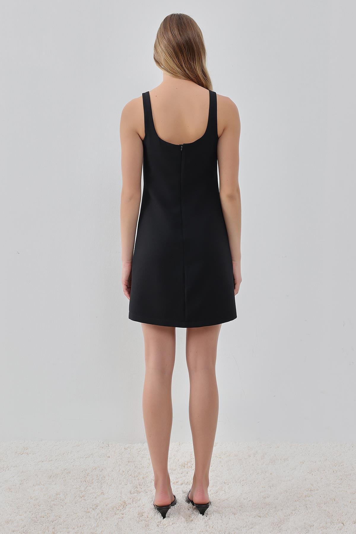 Siyah Askılı, Kare Yakalı Astarlı Mini Jile Elbise