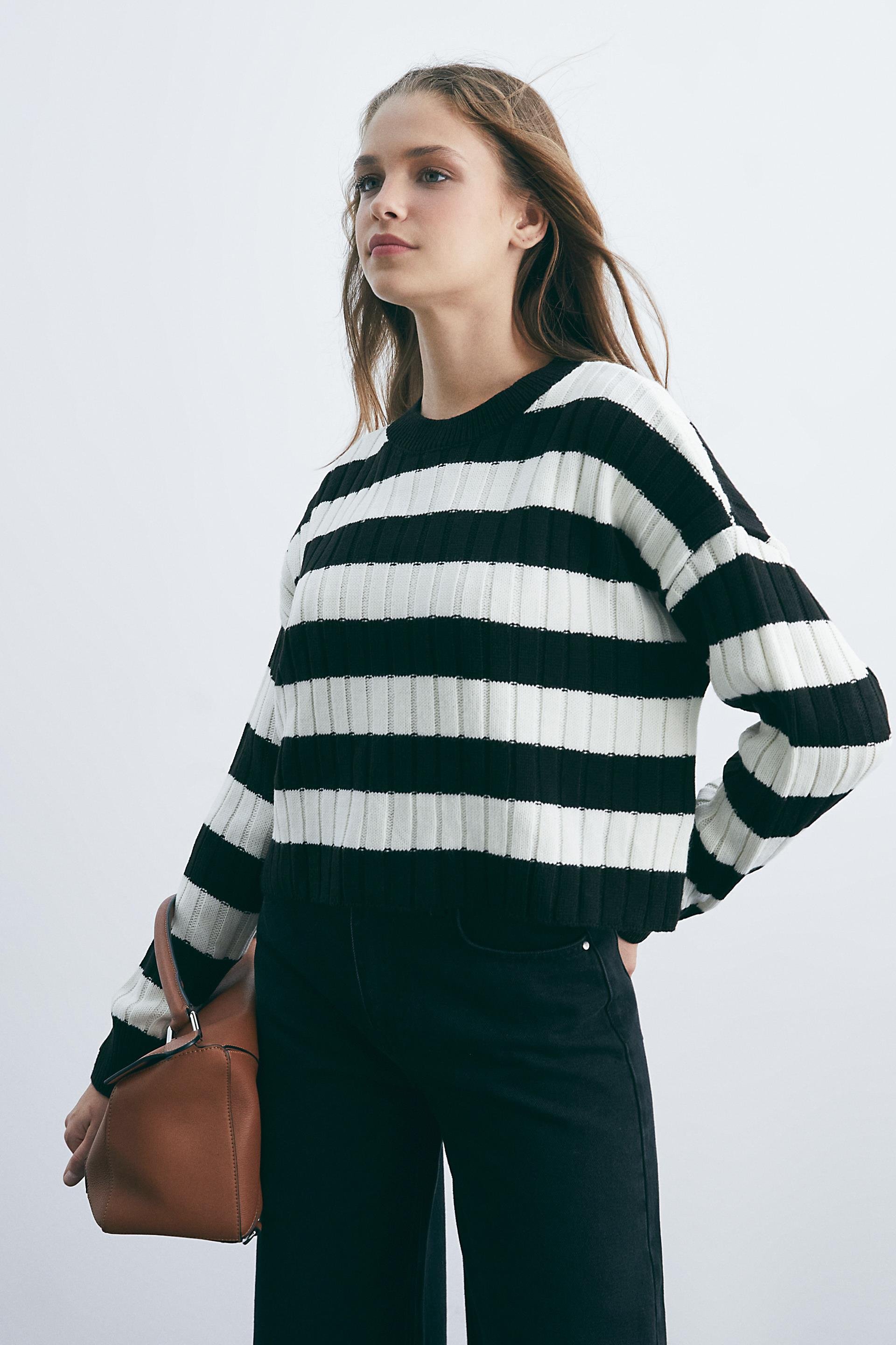 Siyah Beyaz Çizgili Kazak