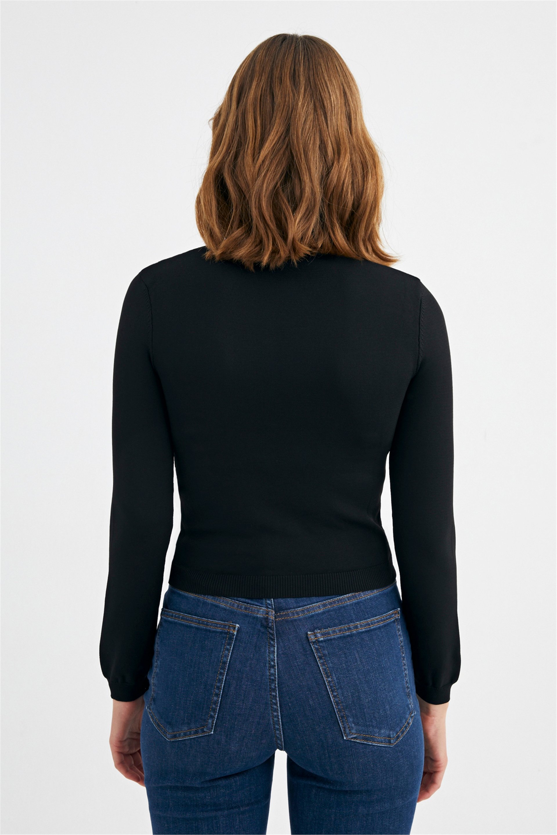 Siyah Dik Yaka Cut Out Detaylı Kazak