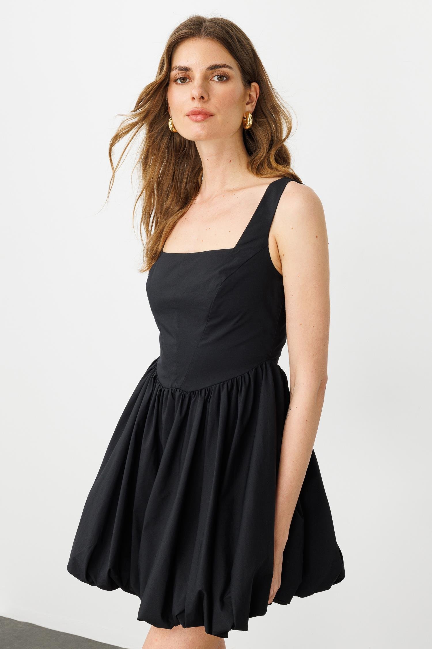 Siyah Pamuklu, Kare Yakalı Korse Detaylı, Askılı Mini Balon Etekli Elbise