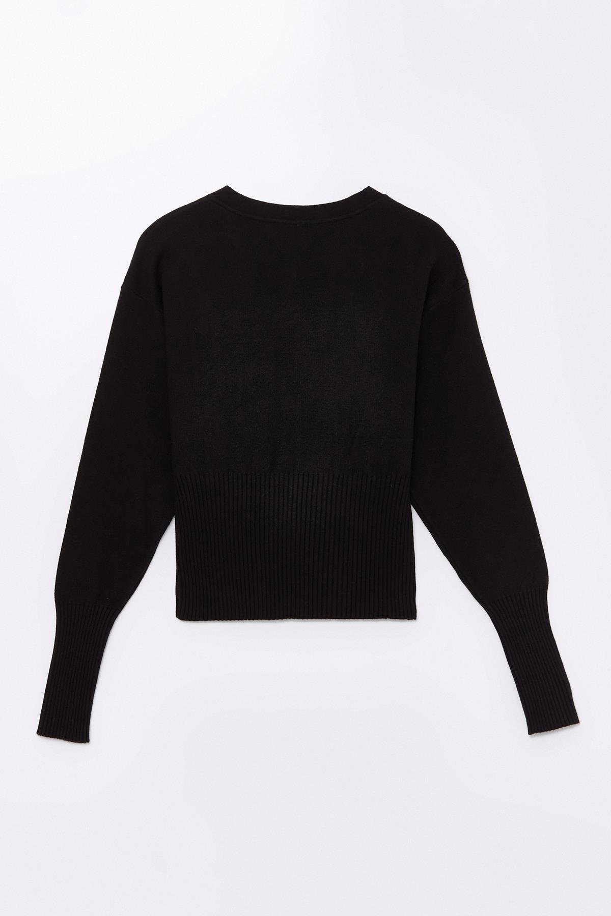 Siyah Sedef Düğmeli Yumuşak Tuşeli Triko Hırka