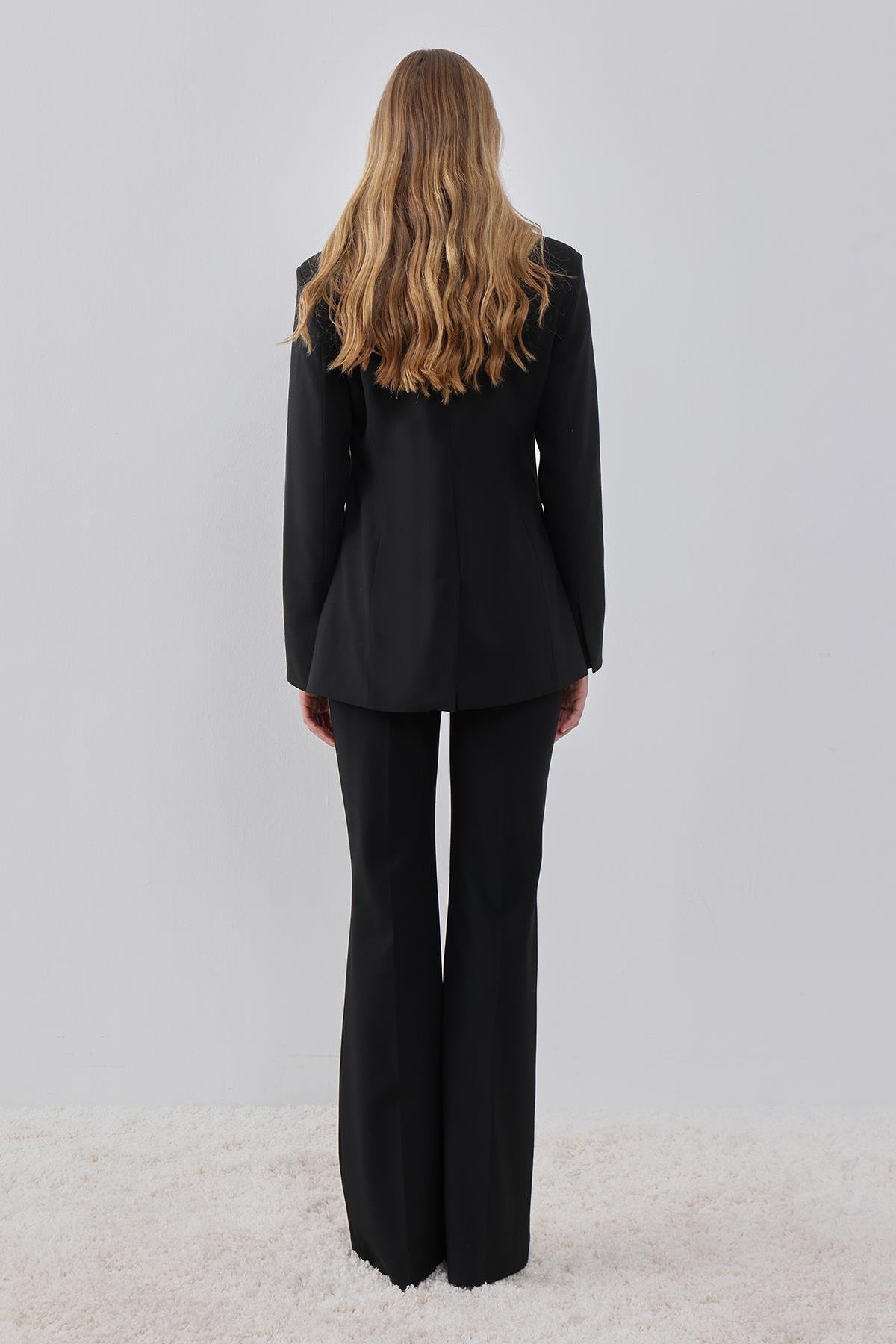 Siyah Vatkalı Astarlı Ceket