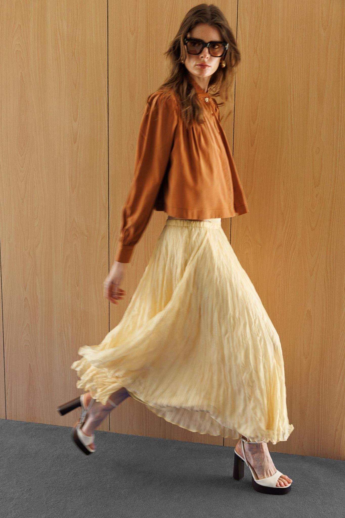 Taba Dik Yaka Balon Kollu Crop Gömlek