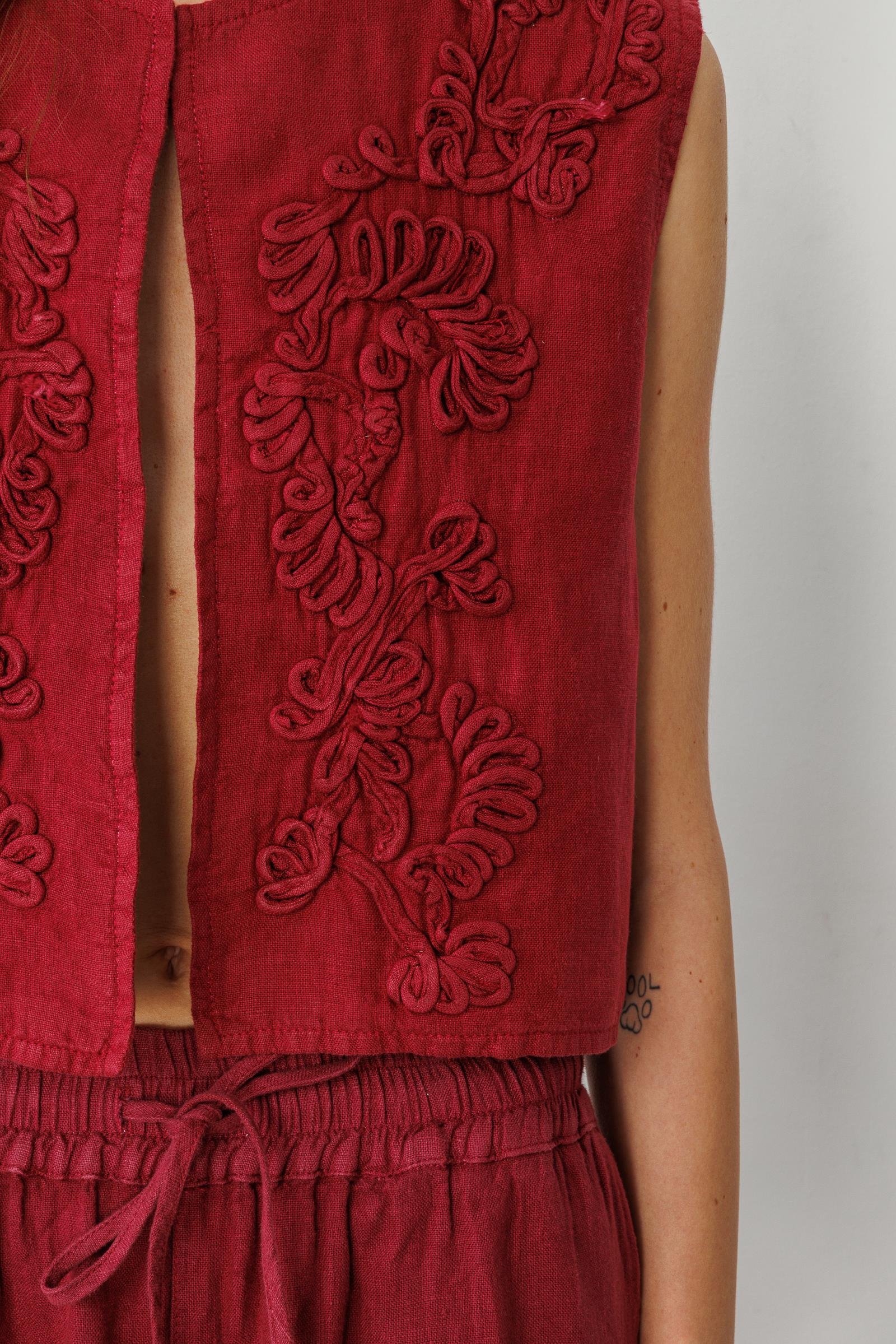 Vişne Nakışlı Keten Yelek