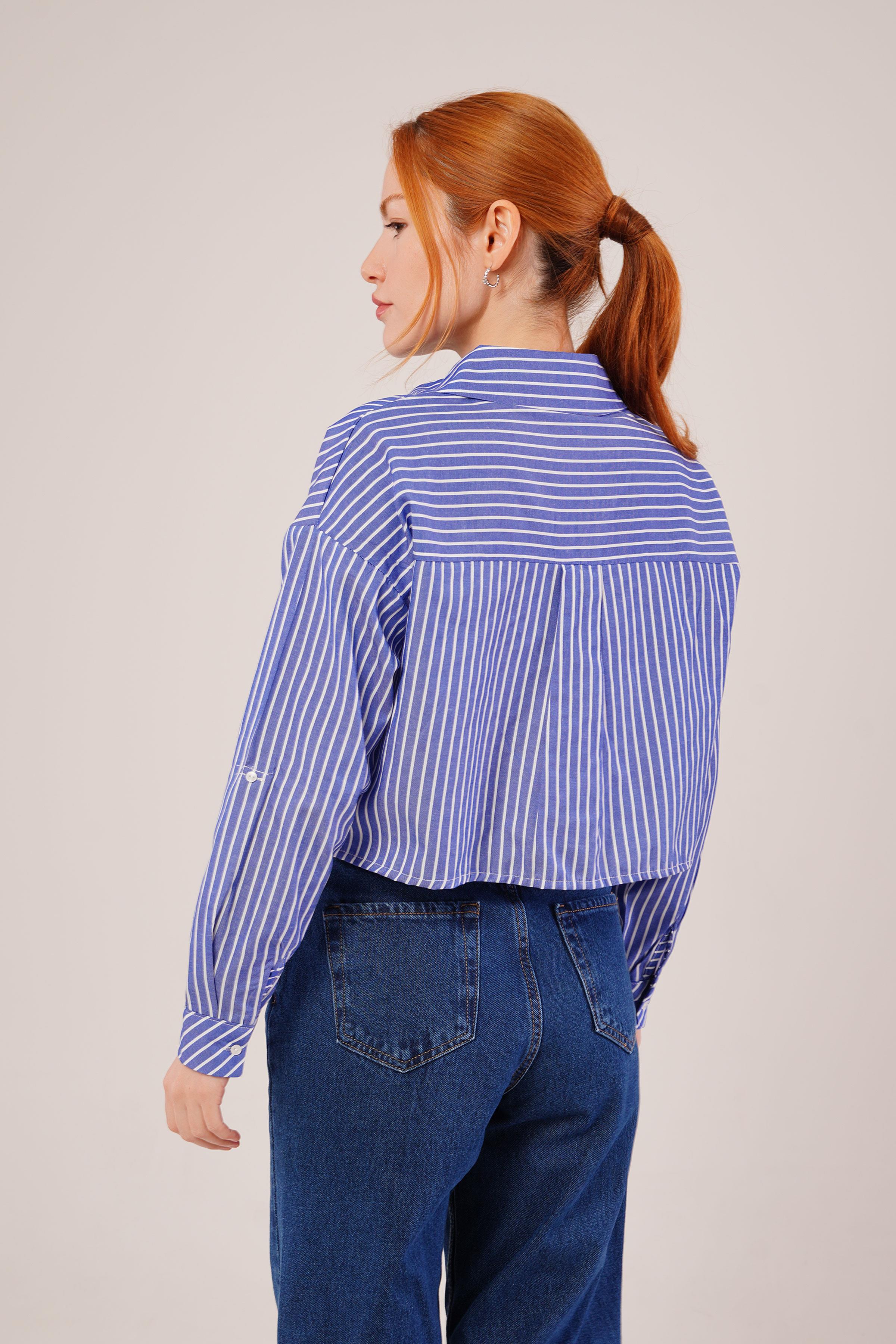 Crop Model Cepli ve Çizgili Mavi Toptan Gömlek