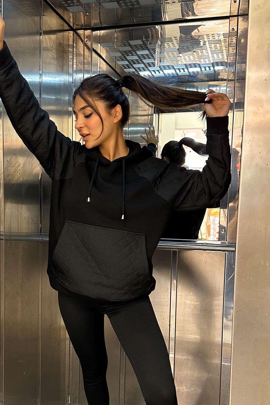 Kapitone Desenli Kanguru Cep Siyah Sweatshirt