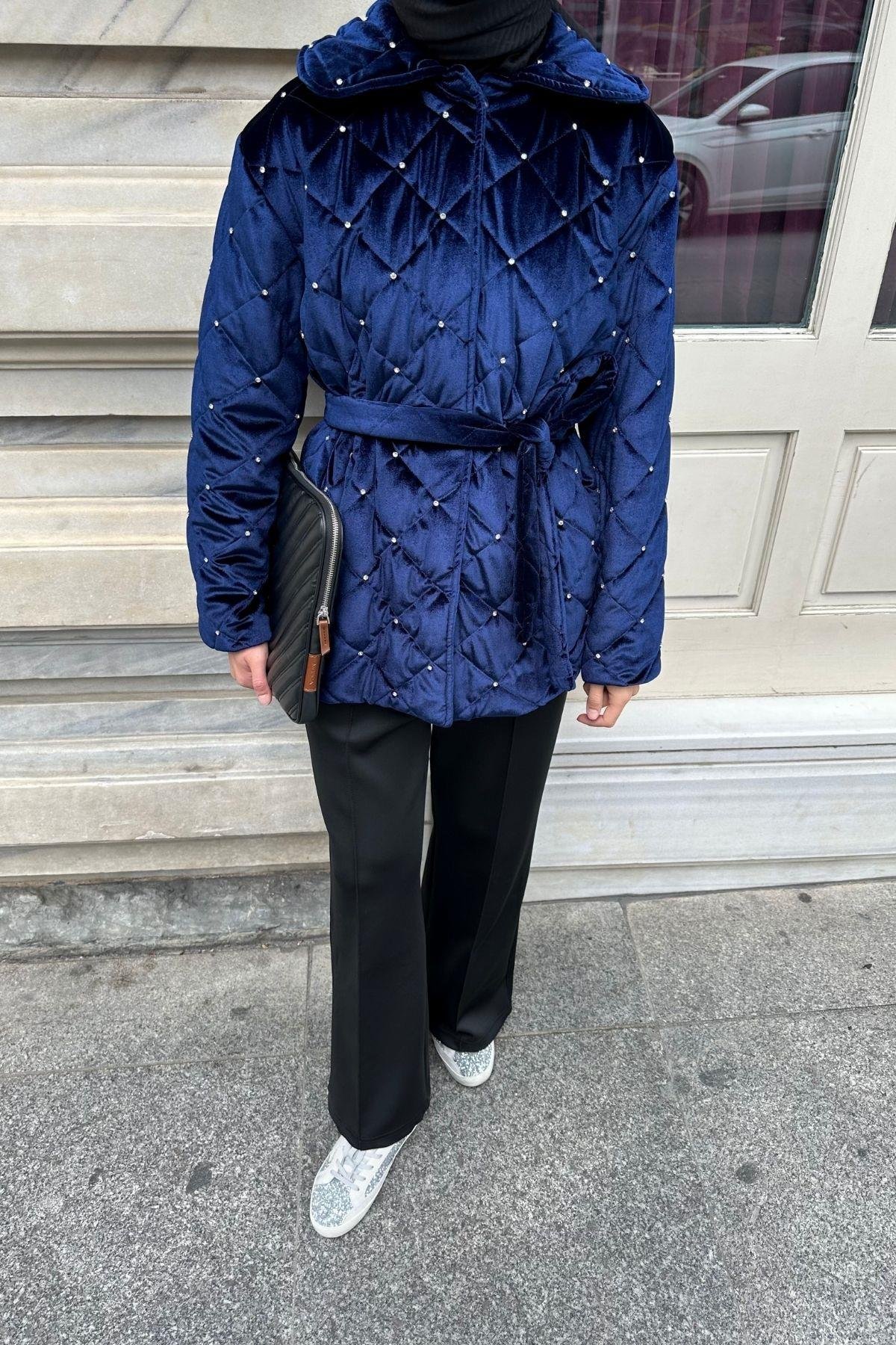 Dora Kapitone Mont Lacivert