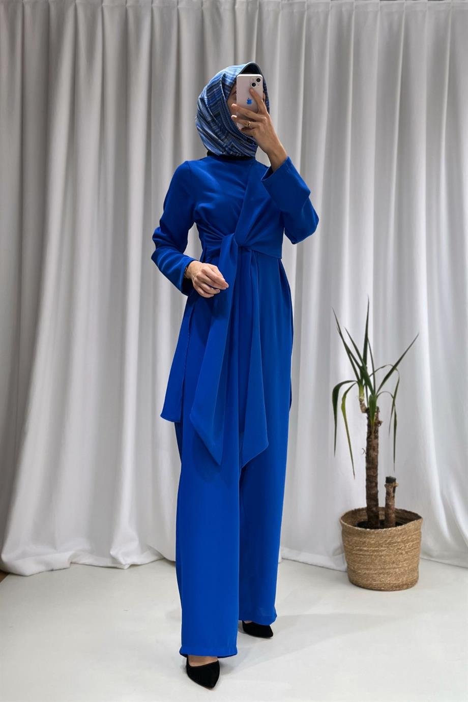 Kuşak Detaylı Krep Tulum Saks Mavisi