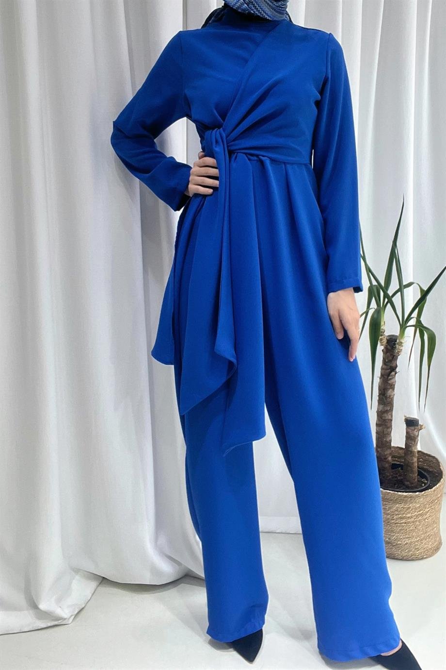 Kuşak Detaylı Krep Tulum Saks Mavisi