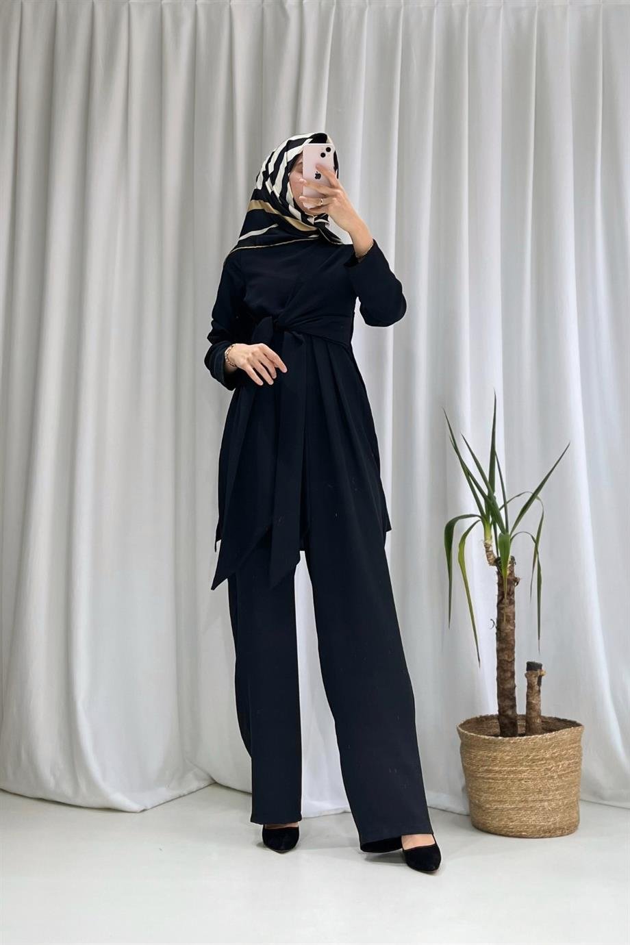 Kuşak Detaylı Krep Tulum Siyah