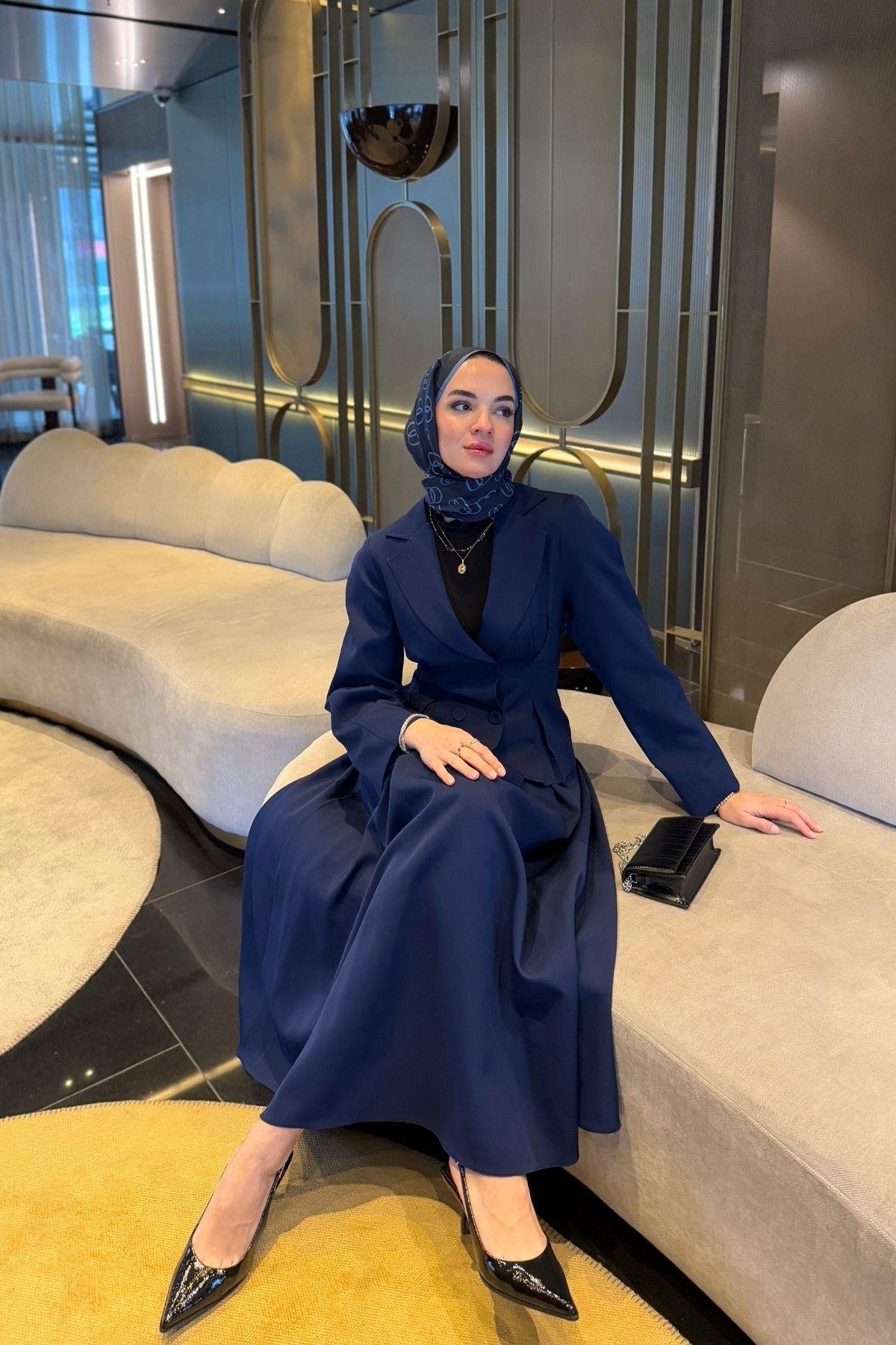 Lara Blazer Etekli Takım Lacivert