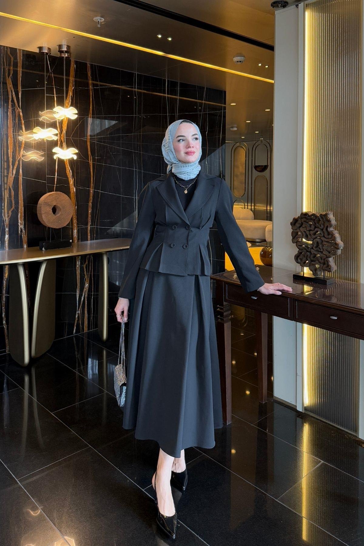 Lara Blazer Etekli Takım Siyah