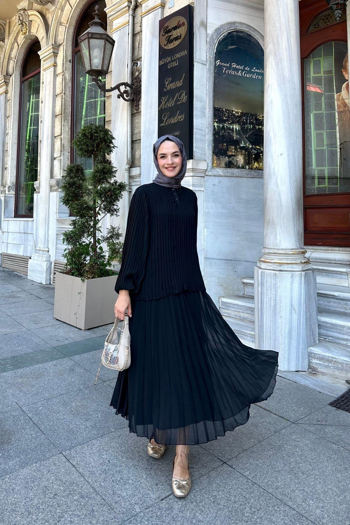 Lesa Piliseli Takım Siyah
