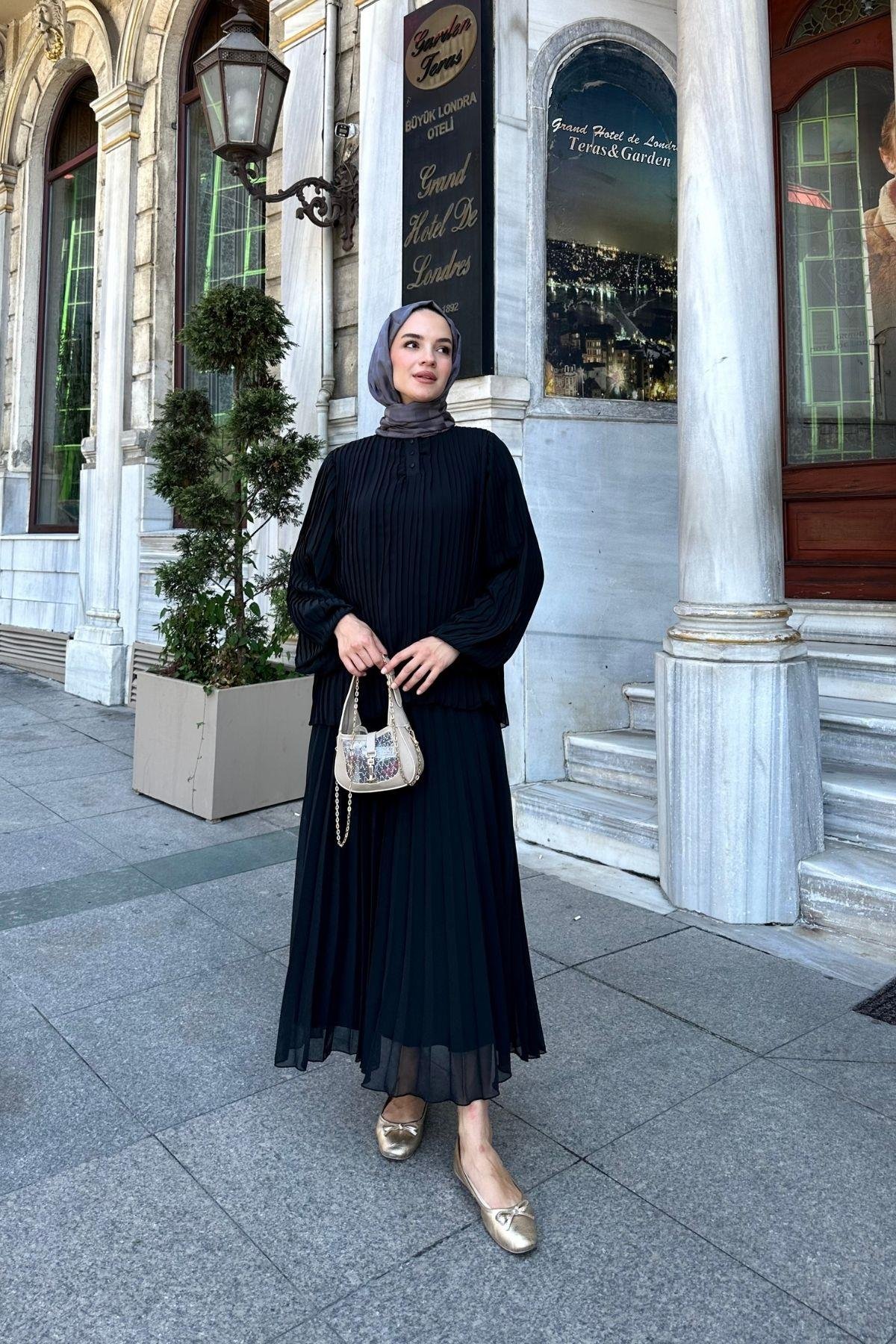 Lesa Piliseli Takım Siyah