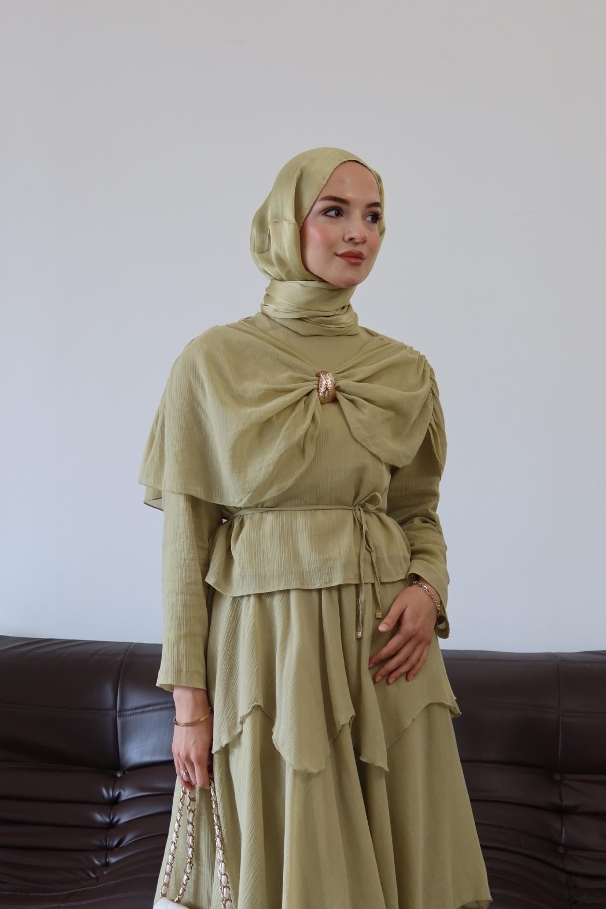 Maya Broş Detay Takım Yağ Yeşili