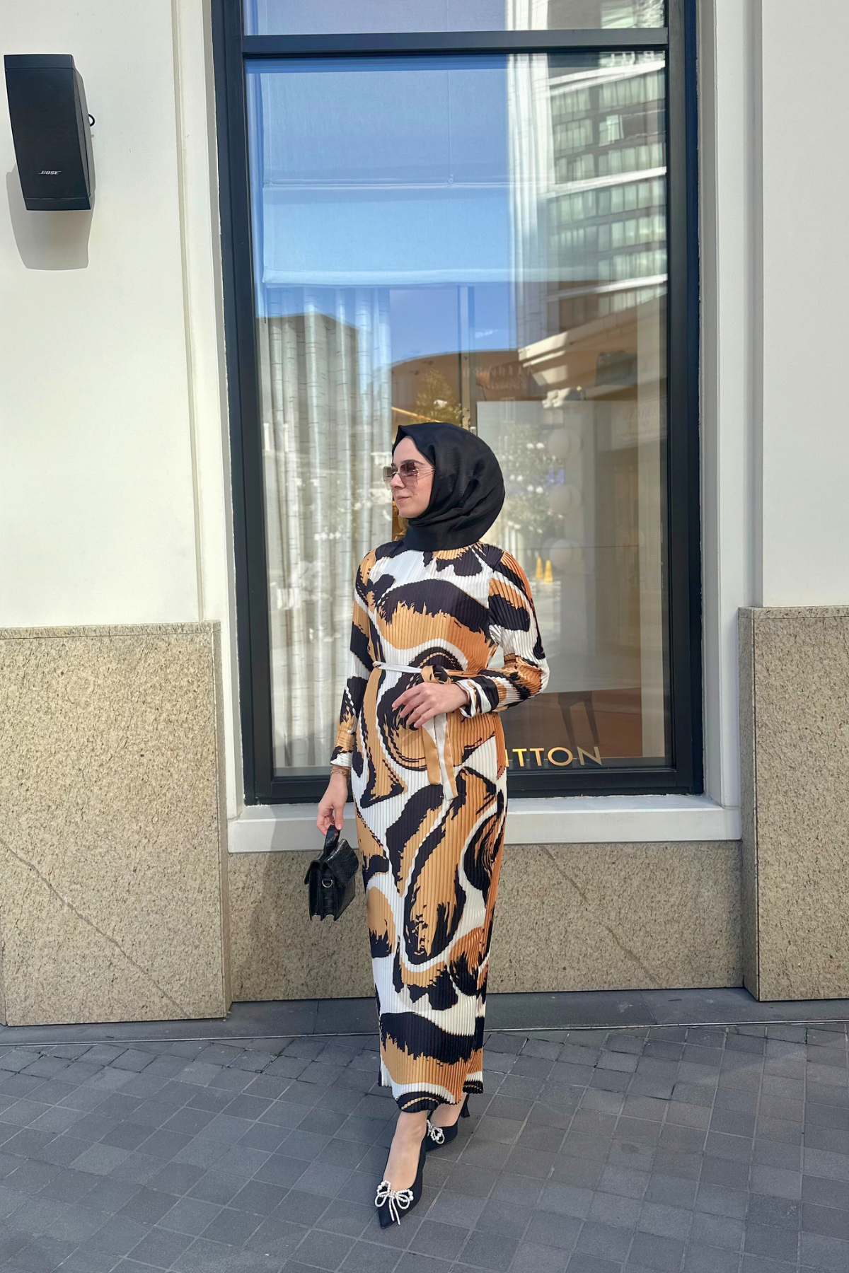 Monica Elbise Gold