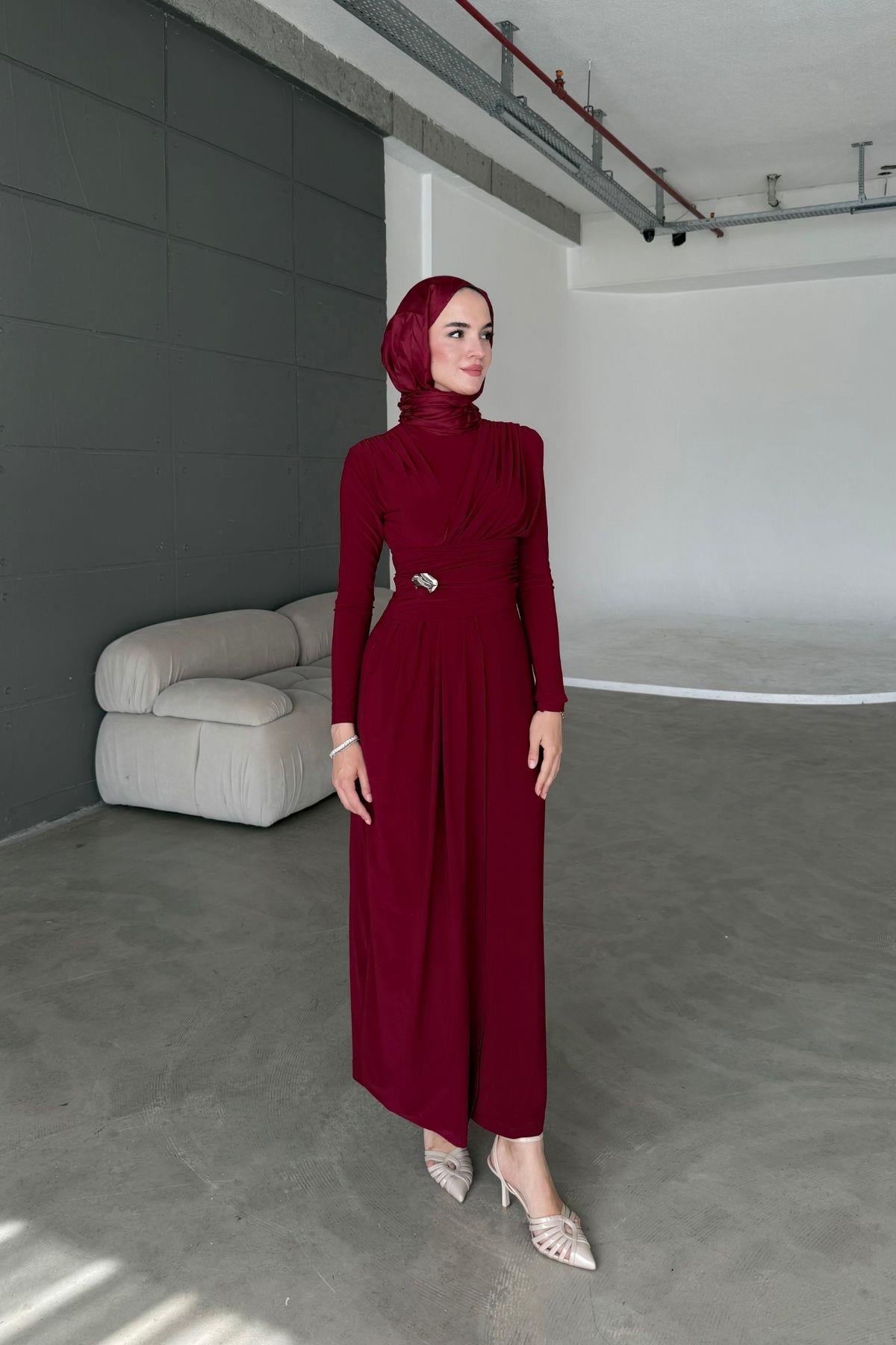 Moon Broşlu Elbise Bordo