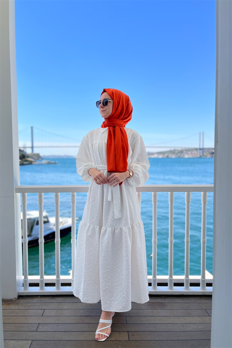 Nora Elbise Beyaz