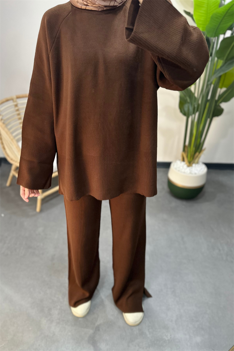 Pantolonu Yırtmaçlı Triko Takım Acı Kahve