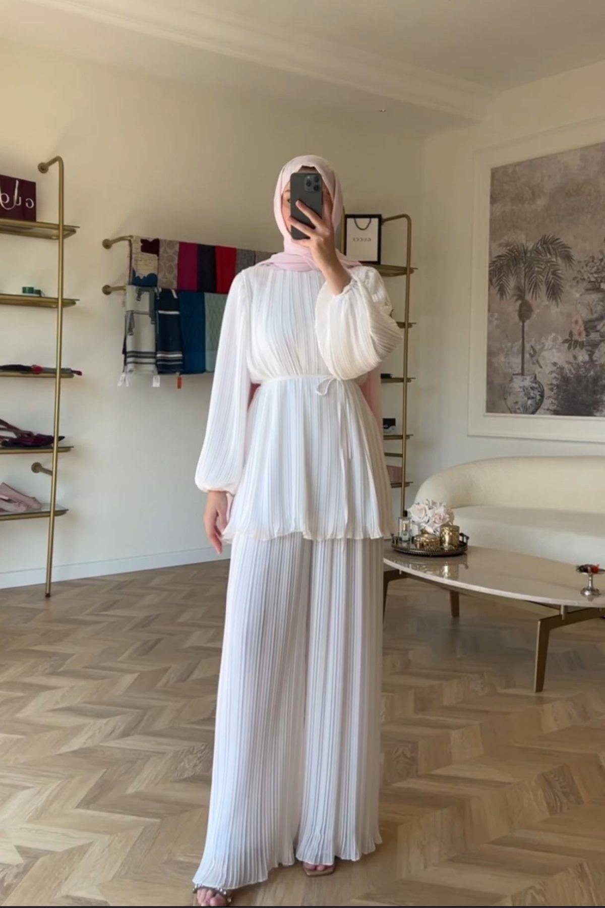 Sofia Piliseli Takım Beyaz