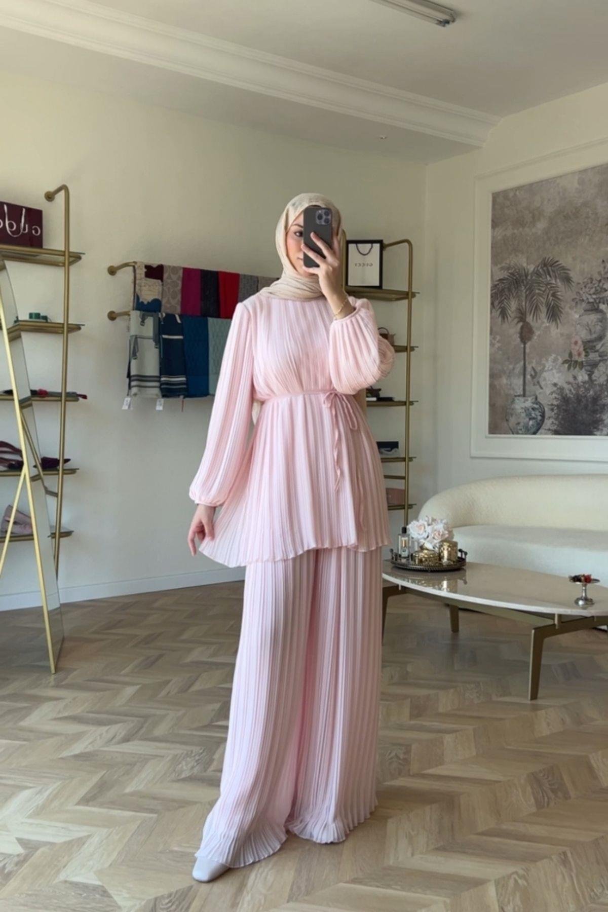 Sofia Piliseli Takım Pembe