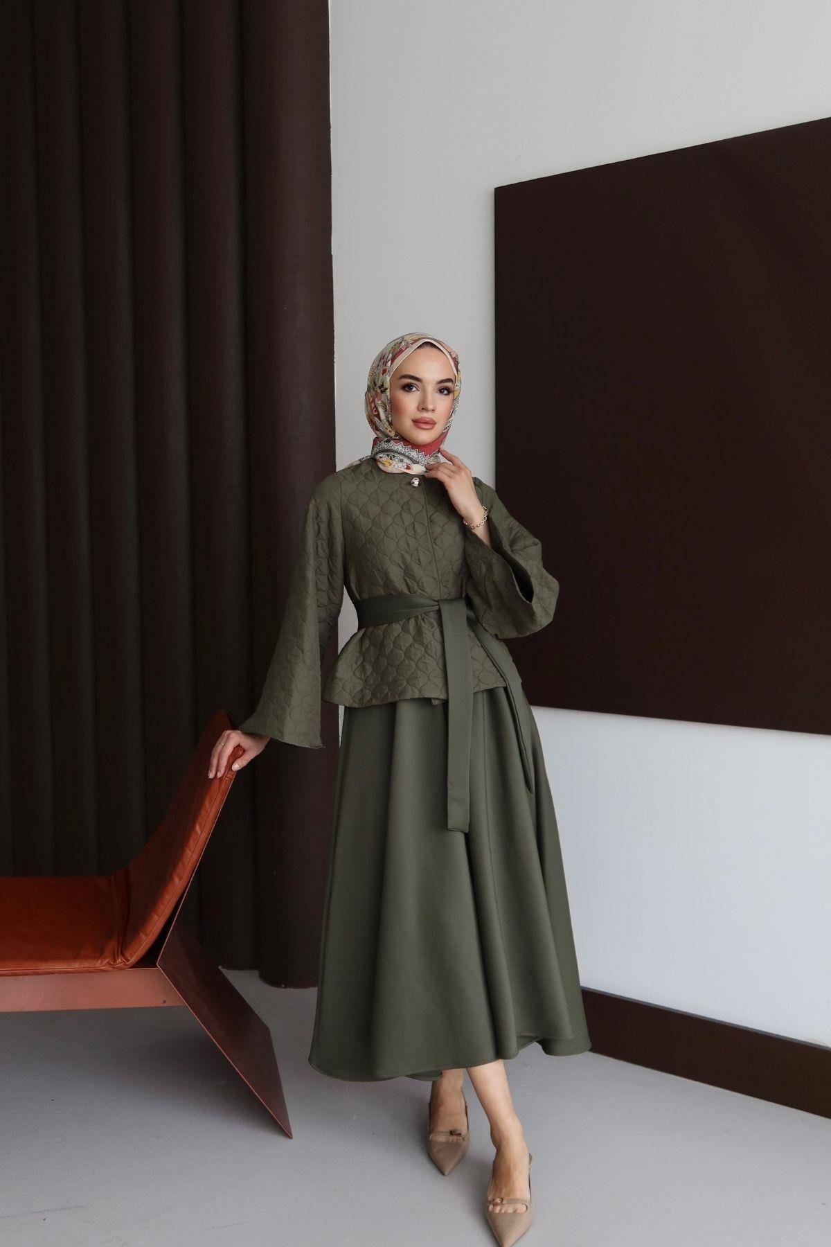 Velina Kapitone Takım Haki
