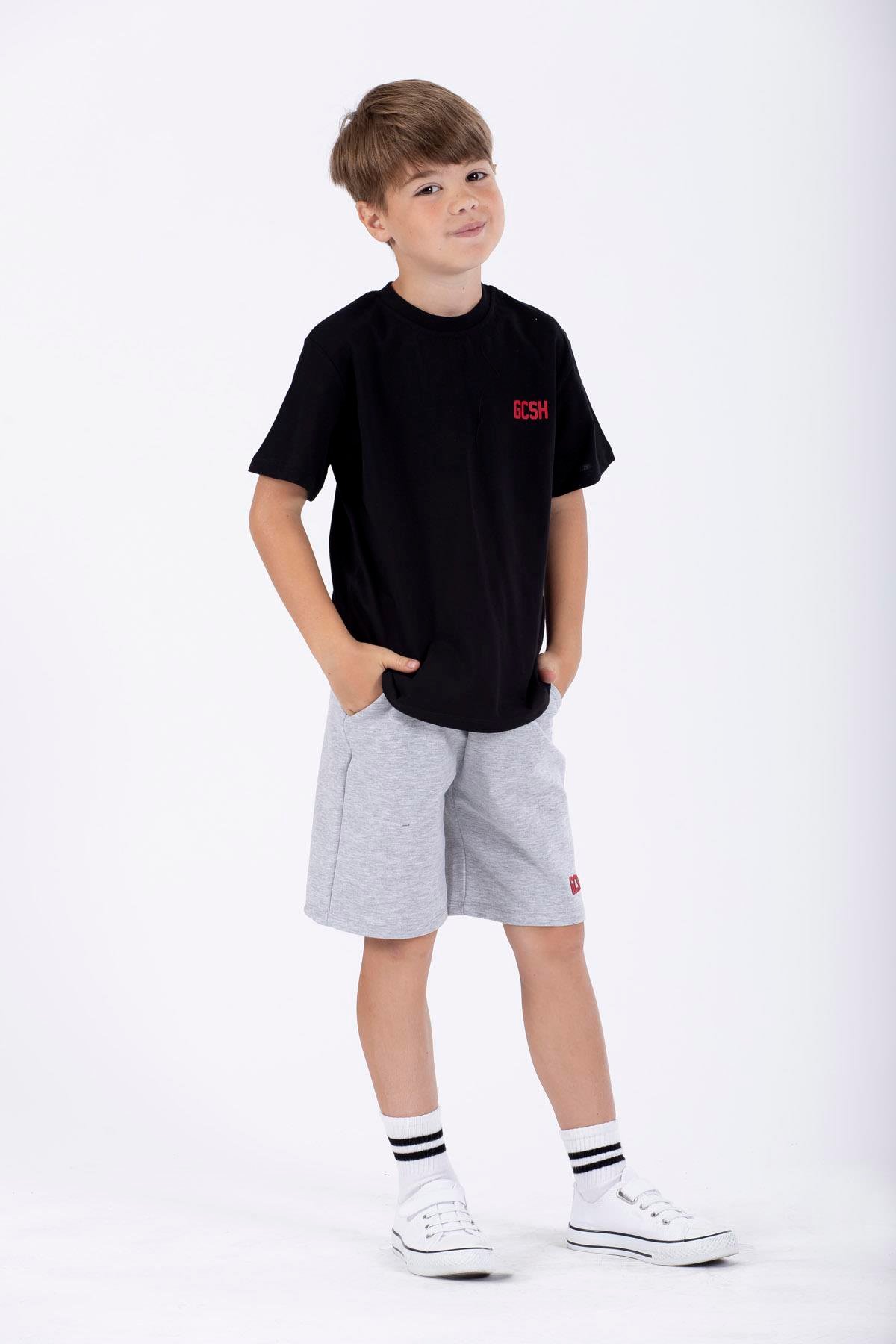 Bisiklet Yaka Kısa Kol GCSH Arma Baskılı Siyah Renk Erkek Çocuk Sortlu Takım