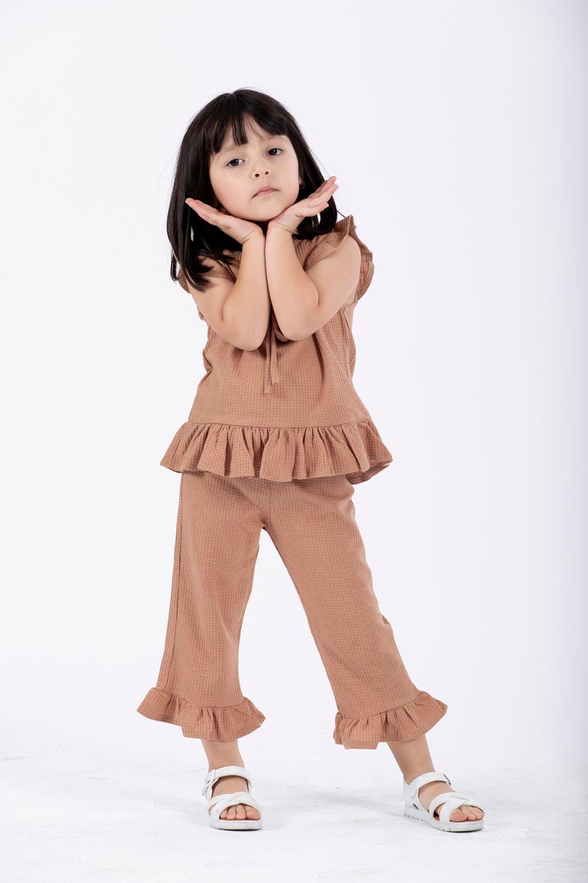 Bisiklet Yaka Kısa Kol Waffel Paca Fırfırlı Ikılı Takım Kahverengi Renk Kız Çocuk Ikılı Takım