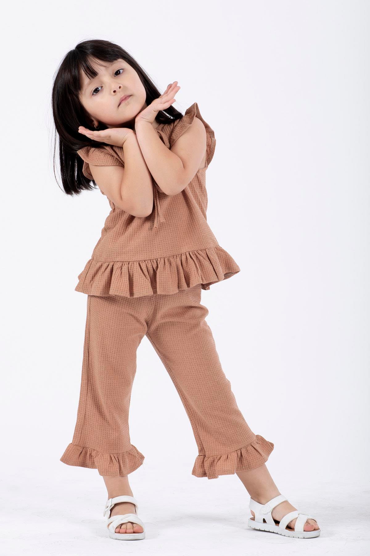 Bisiklet Yaka Kısa Kol Waffel Paca Fırfırlı Ikılı Takım Kahverengi Renk Kız Çocuk Ikılı Takım