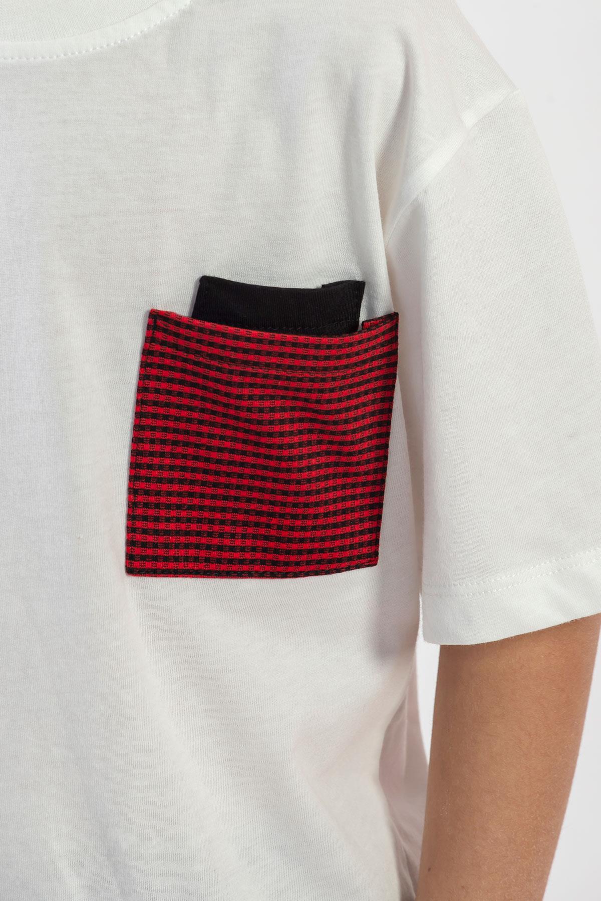 Bisiklet Yaka Kısa Kol Ekru Kırmızı Renk Erkek Cocuk Sortlu Takım