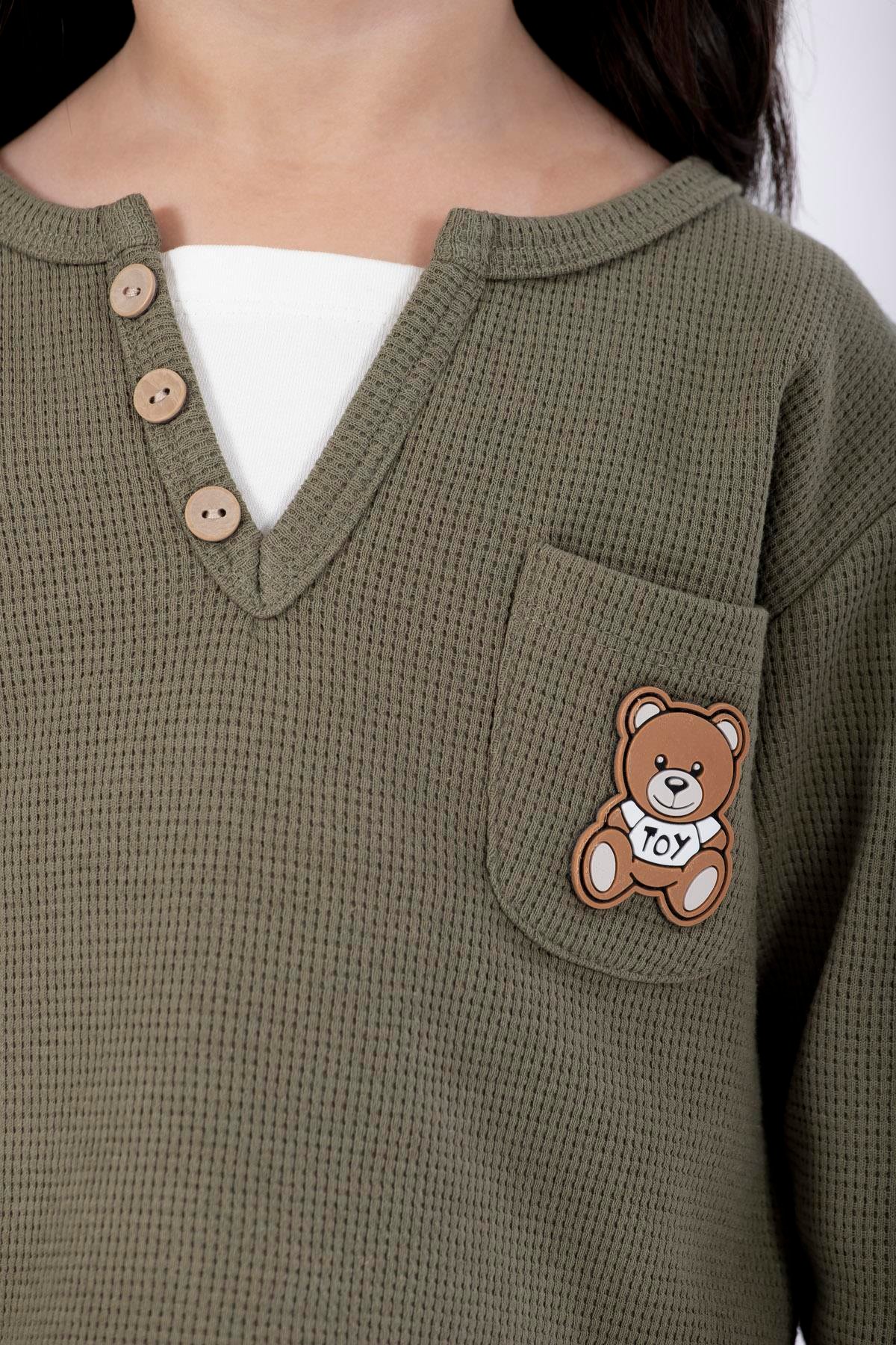 Bisiklet Yaka Uzun Kol Ayıcık Armalı Garnılı Bel Paca Lastikli Haki Renk Erkek Çocuk Esofman Takım