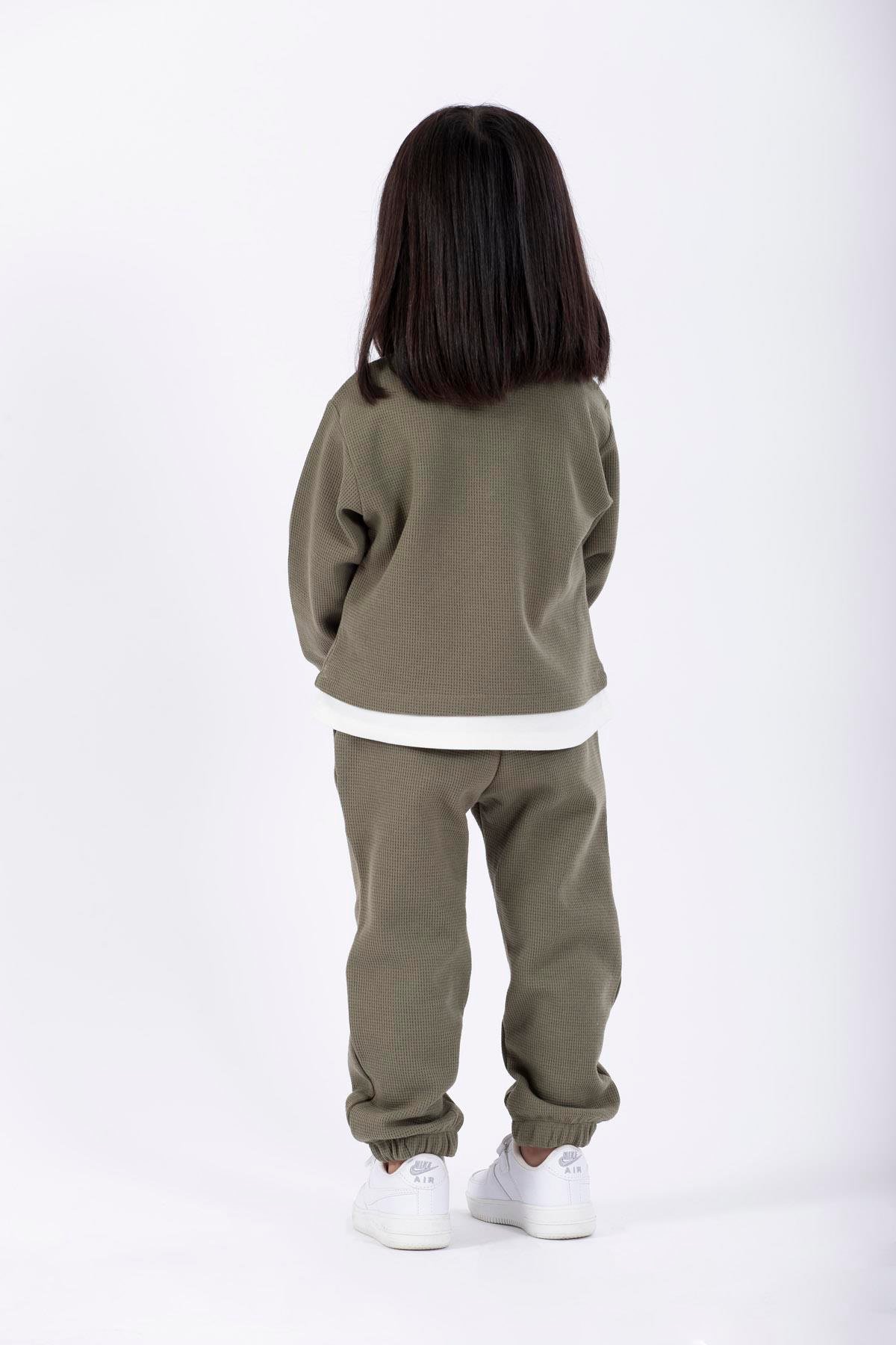 Bisiklet Yaka Uzun Kol Ayıcık Armalı Garnılı Bel Paca Lastikli Haki Renk Erkek Çocuk Esofman Takım