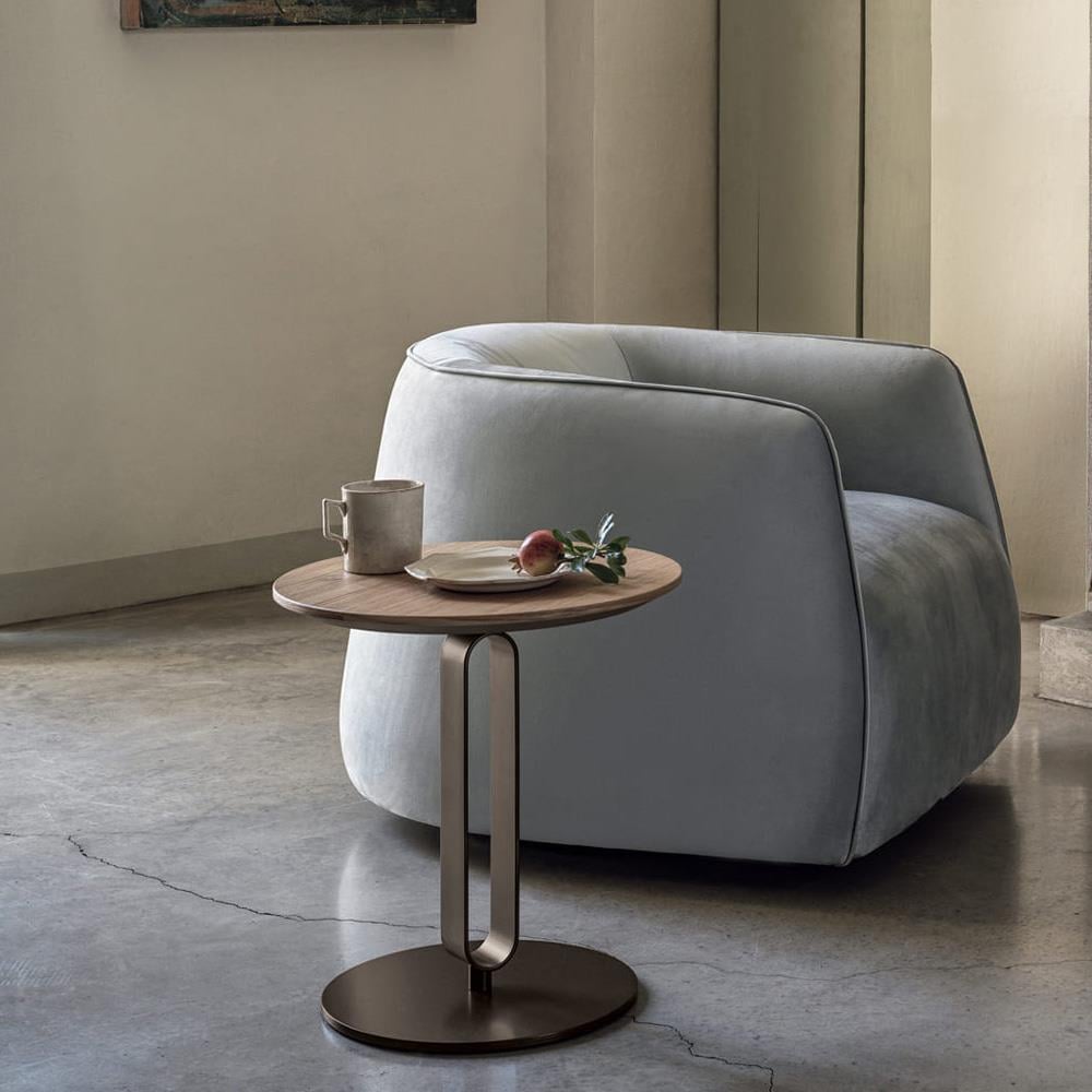 Alfred Sehpa (45) - Lacquered Gold (M325) - Veneer Walnut (L036)