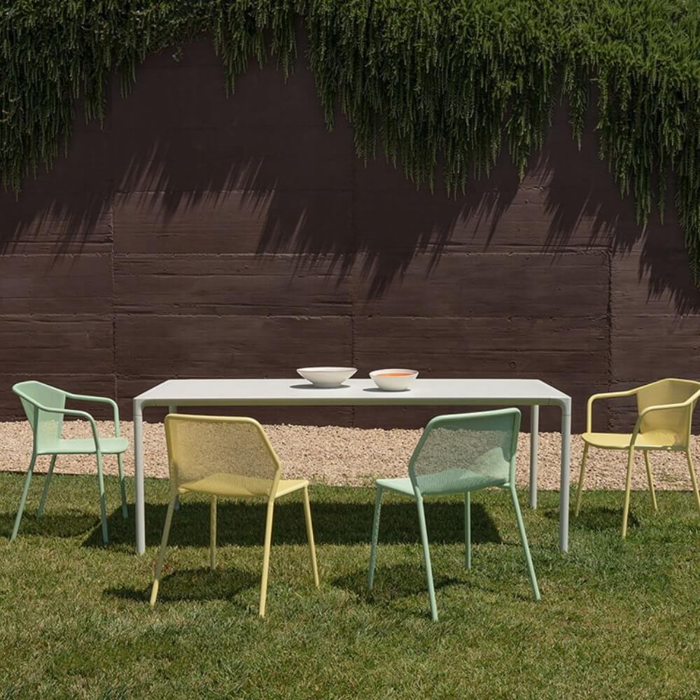 Emu Darwin Kollu Sandalye