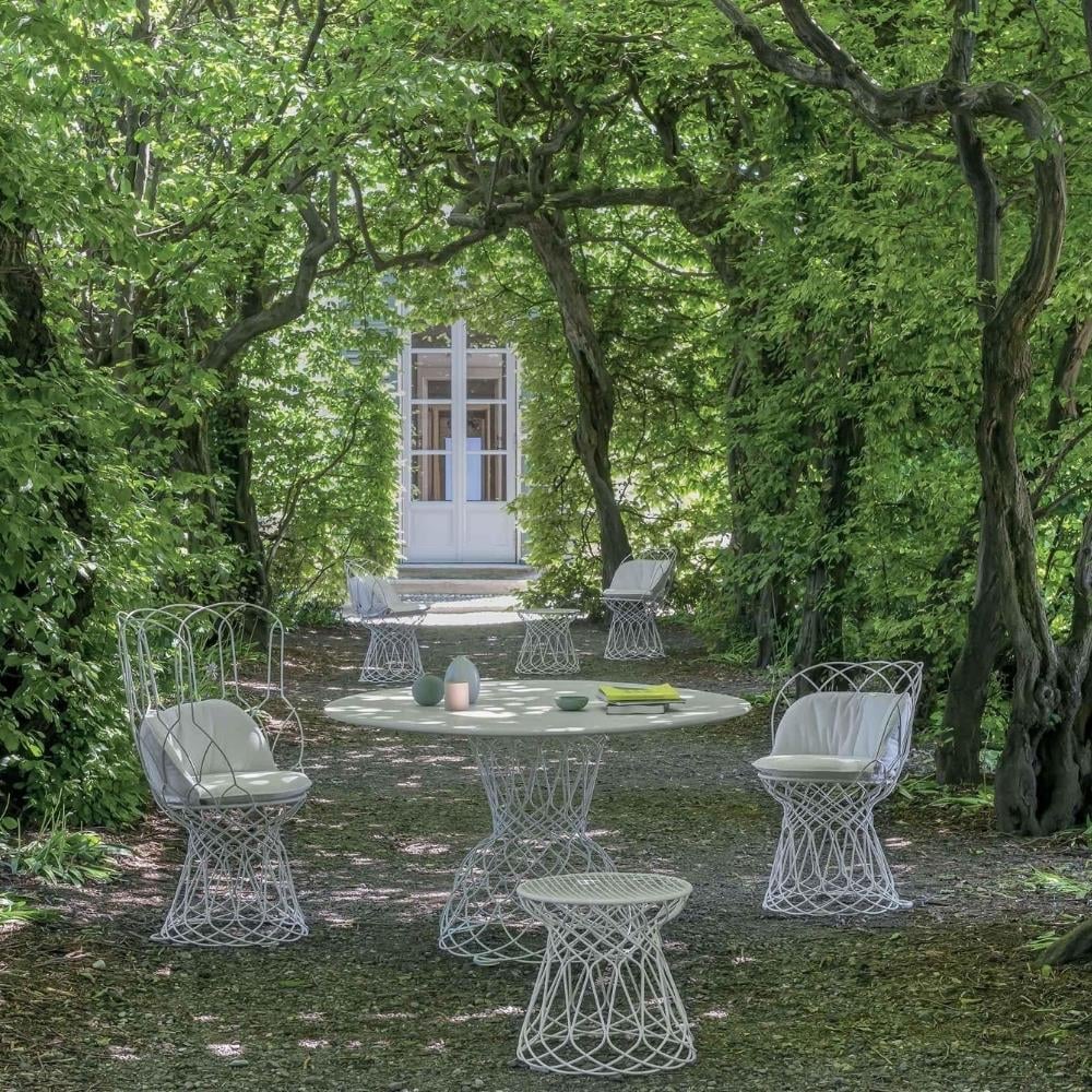 Emu Re-Trouve Yuvarlak Masa