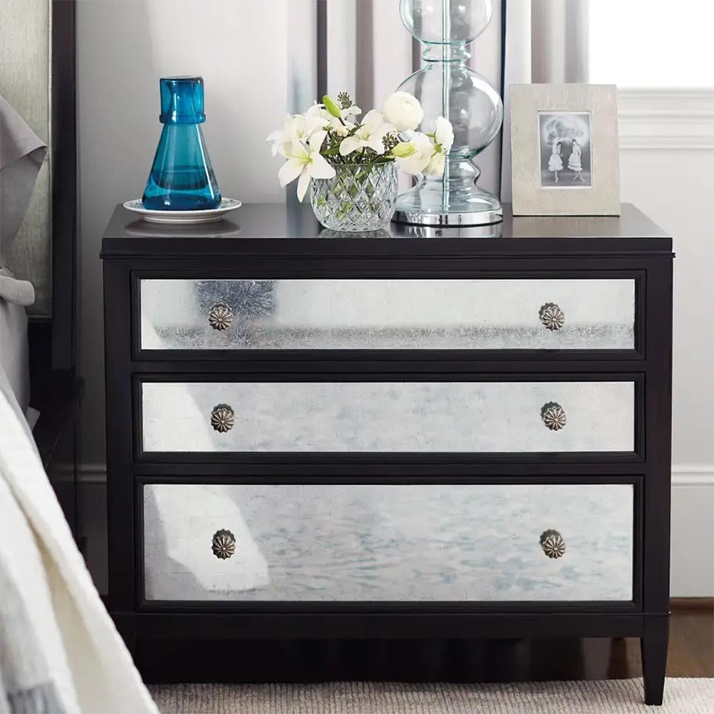 Sutton House Bachelor s Komodin