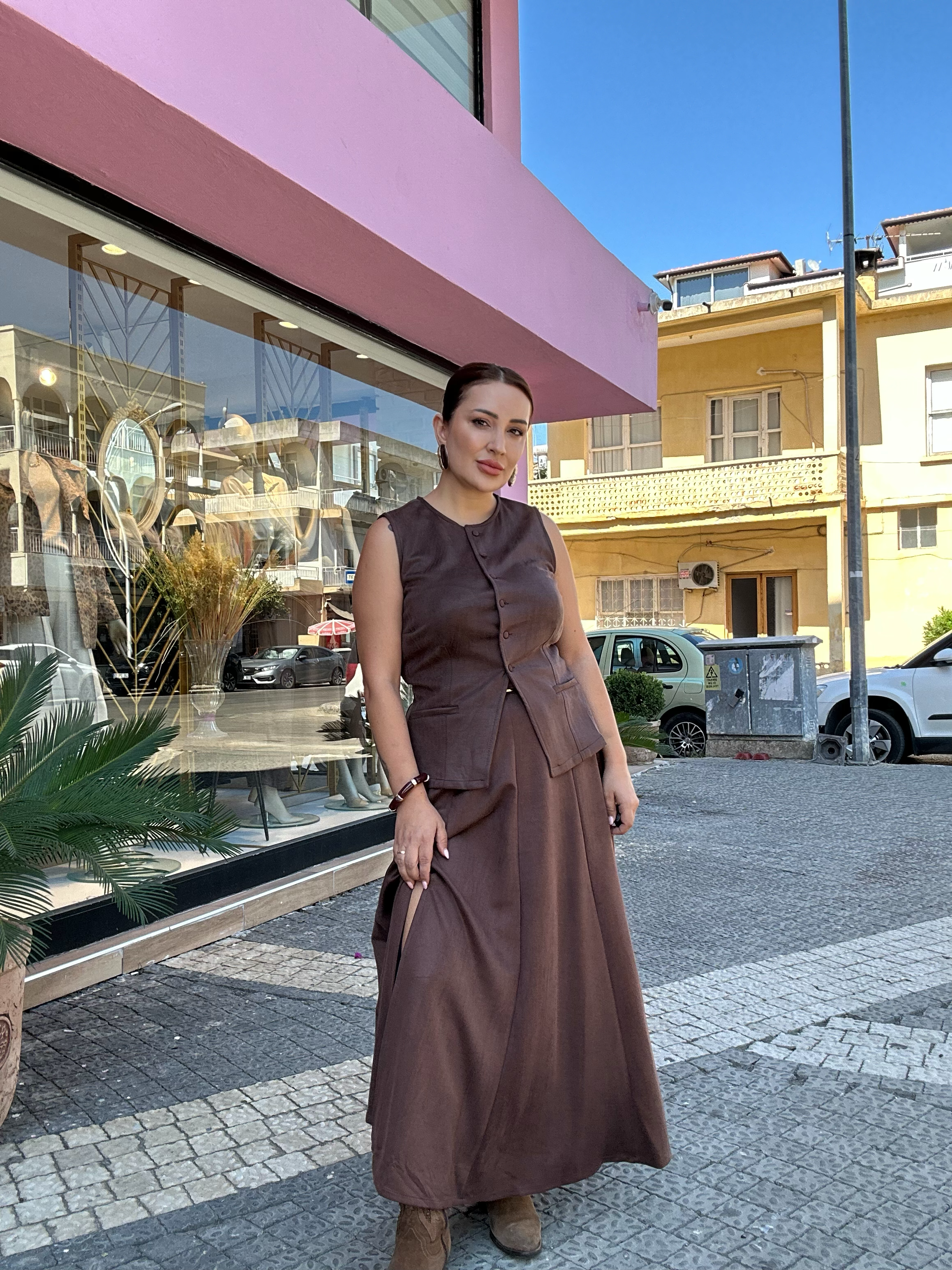 2214 Yırtmaç Detaylı Yelekli İkili Süet Takım Kahve