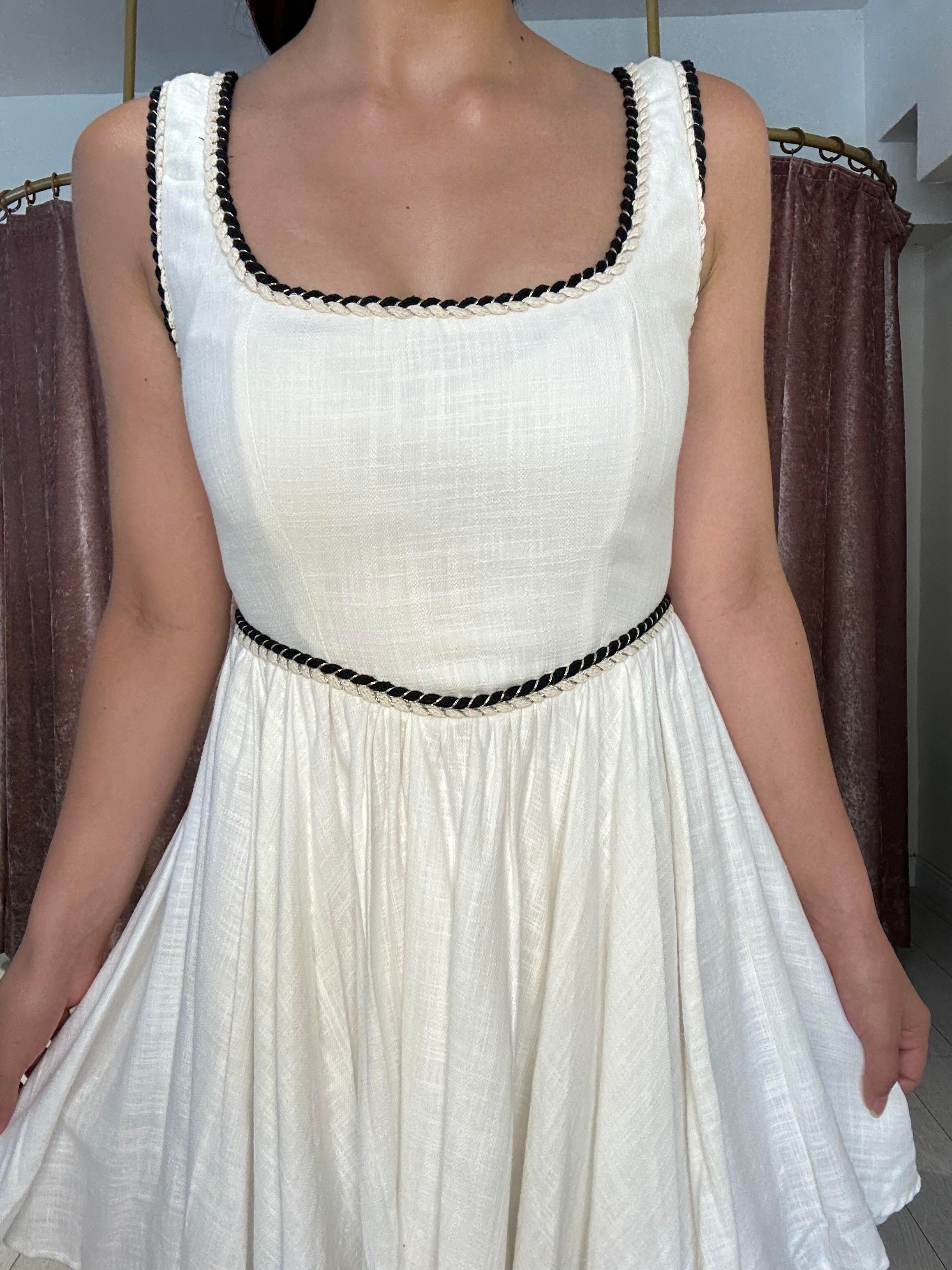 Askılı Keten Astarlı Nakışlı Mini Elbise Beyaz