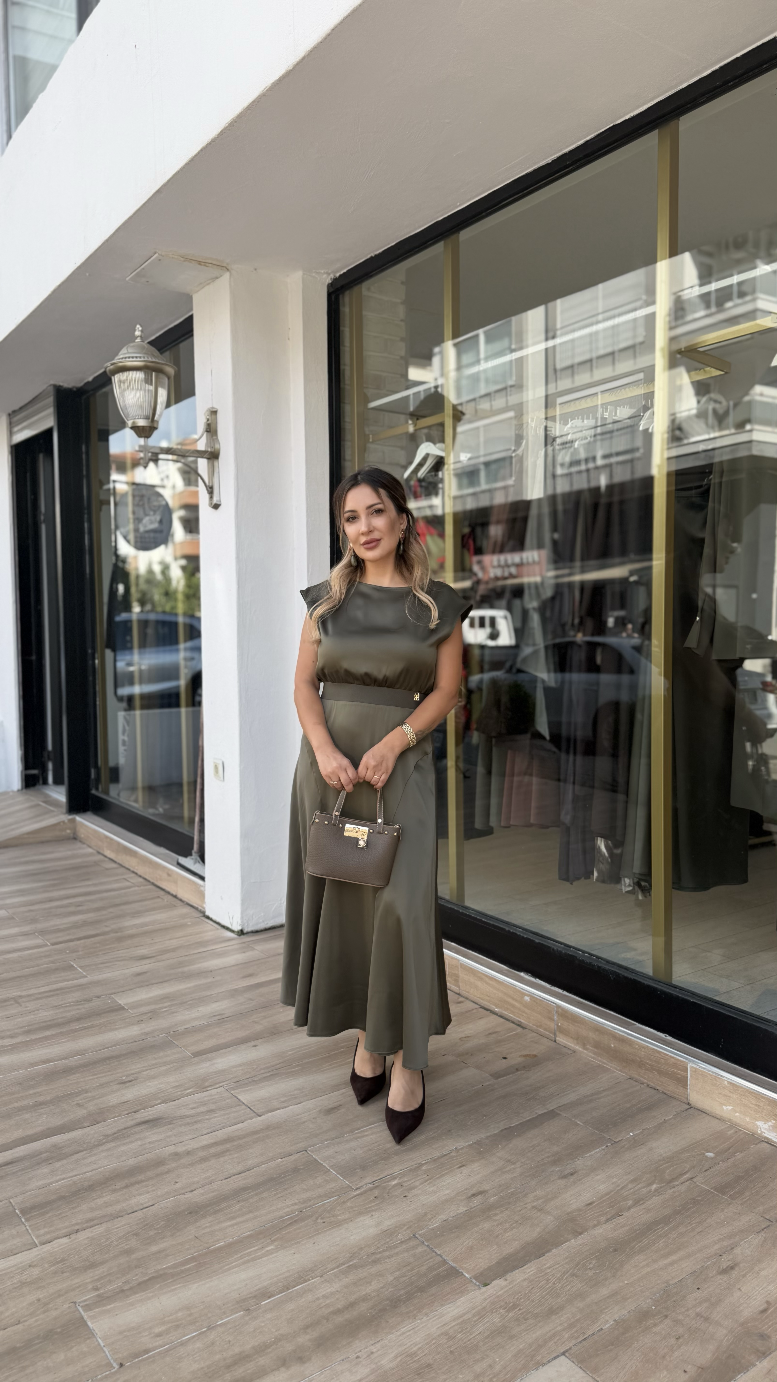 Bel Lastikli Saten Elbise Yeşil
