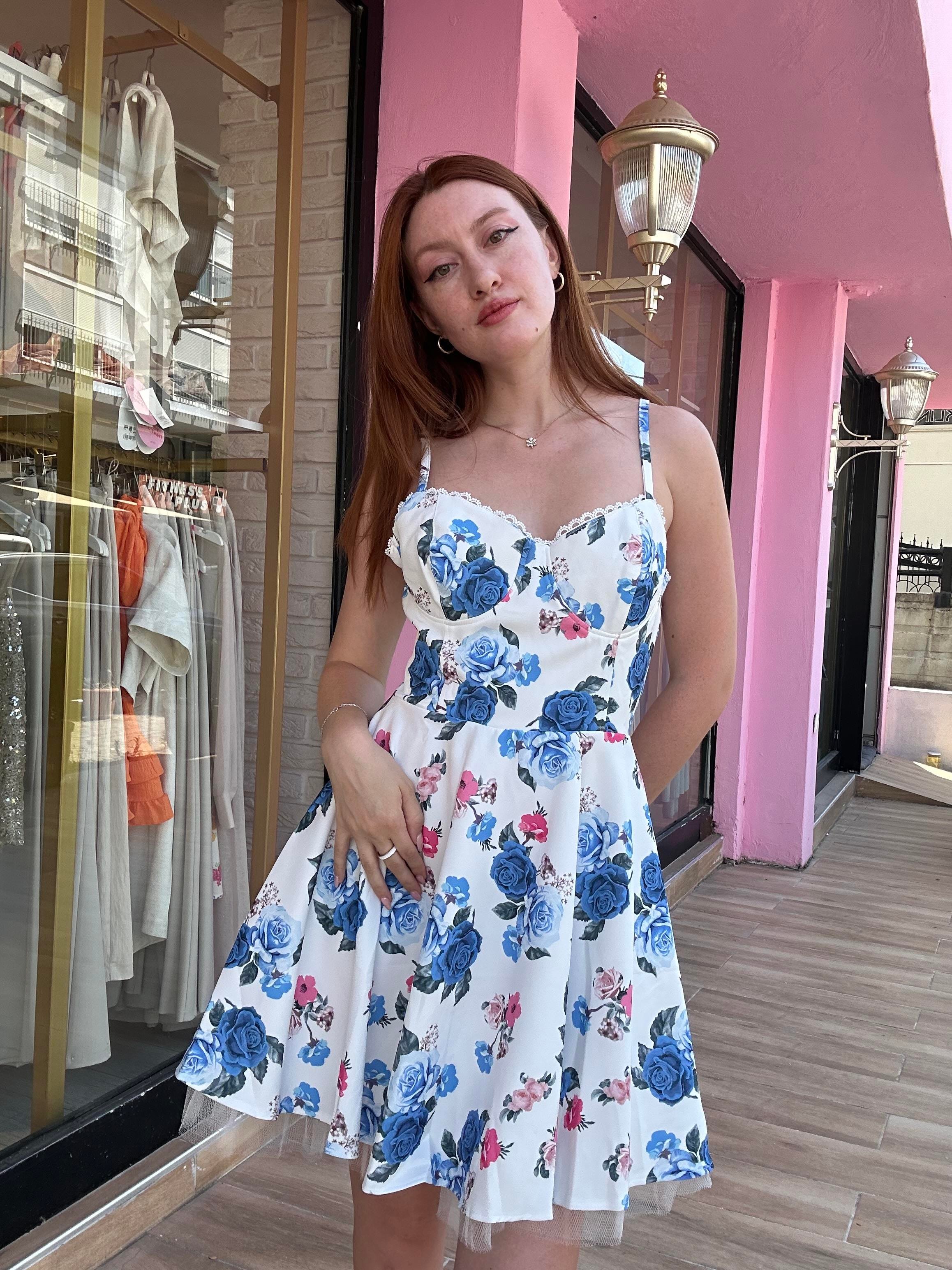 Çiçek Desenli Elbise 