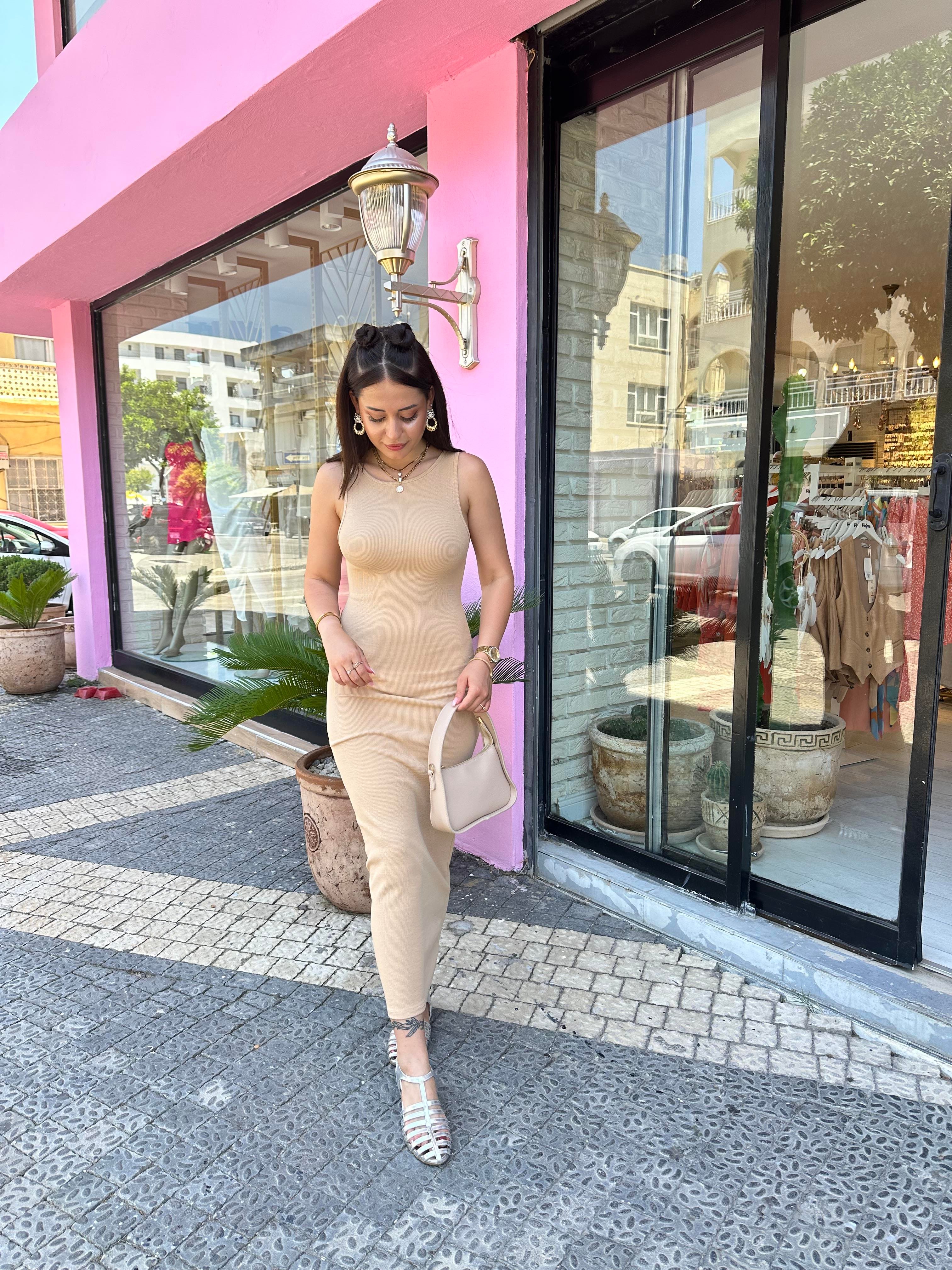 Fitilli Vücudu Saran Uzun Askılı Elbise Krem